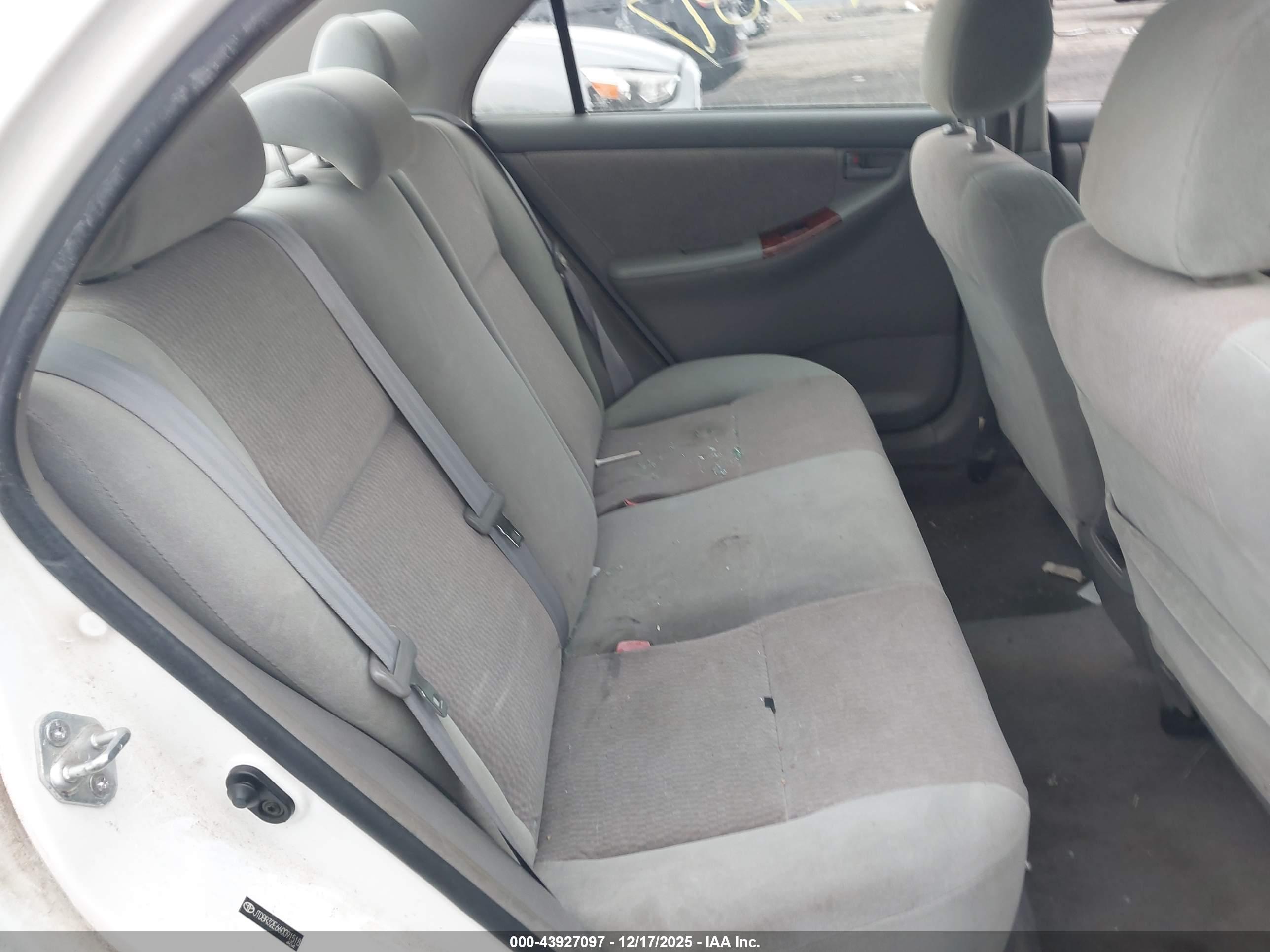 TOYOTA COROLLA image 8