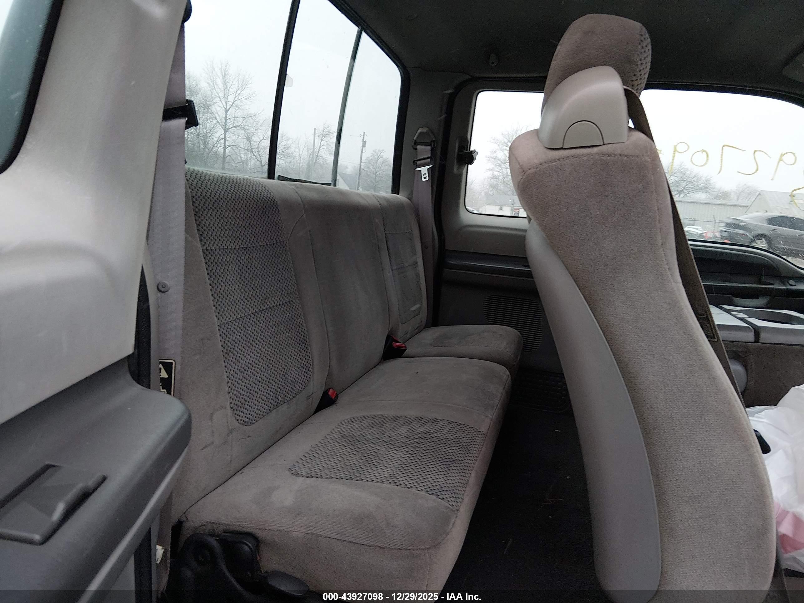 FORD F-350 image 8