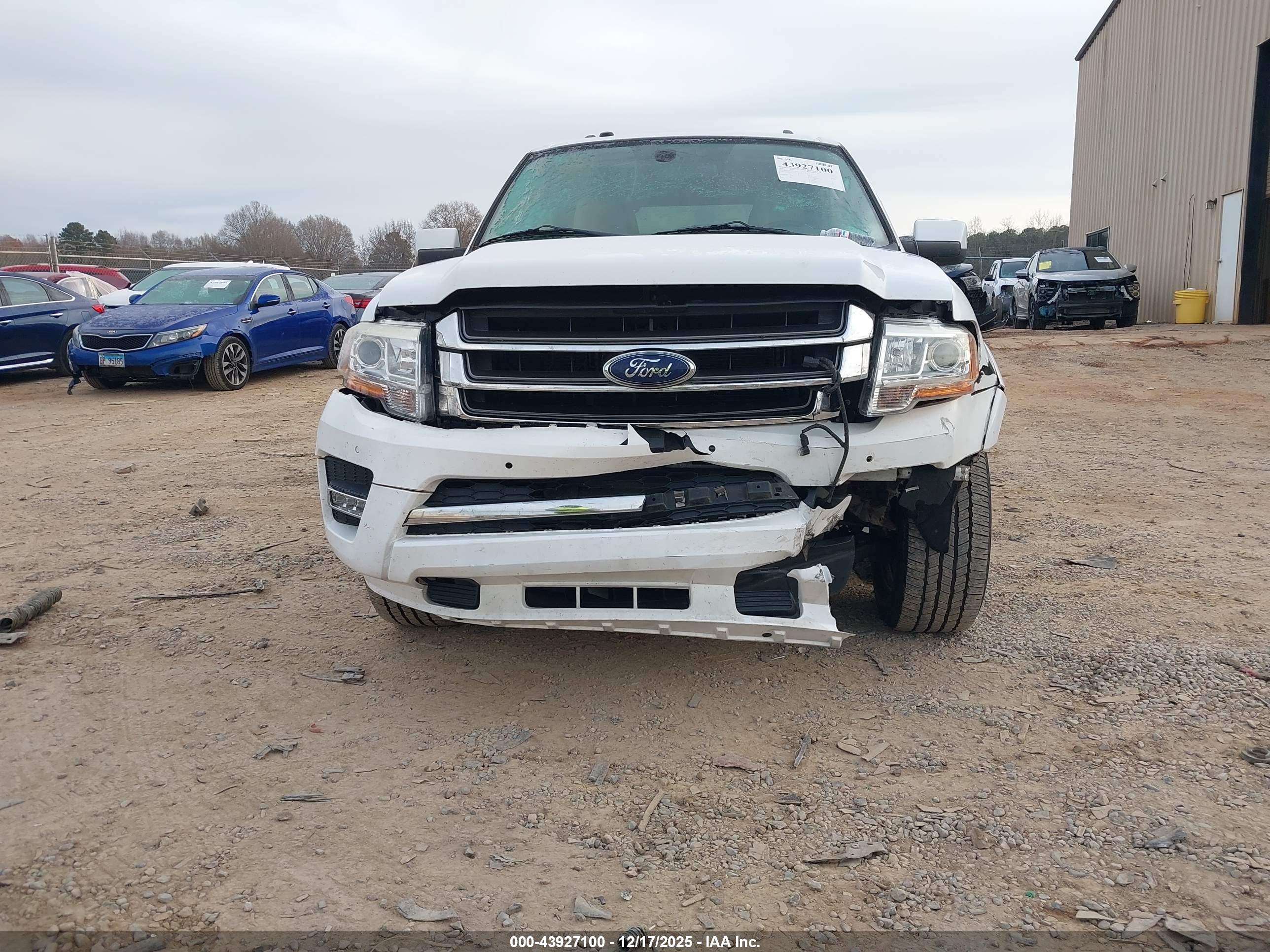 FORD EXPEDITION image 6