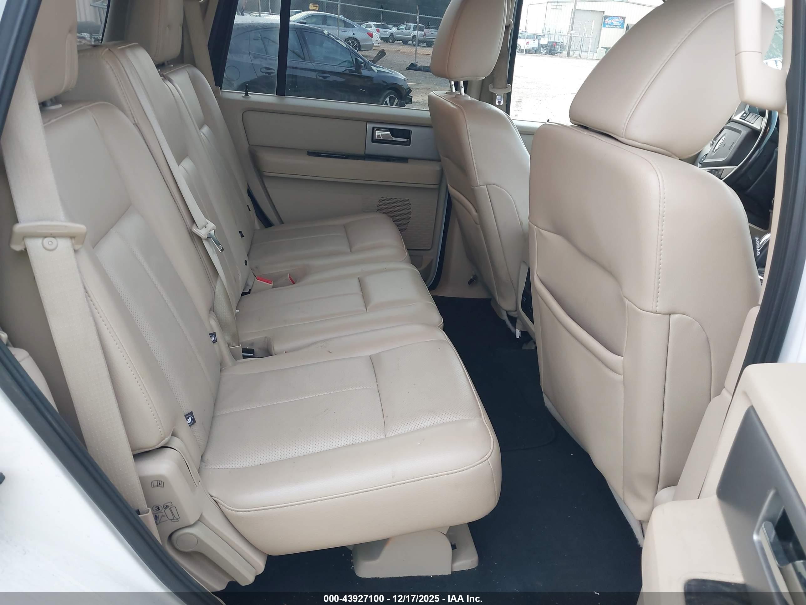 FORD EXPEDITION image 8