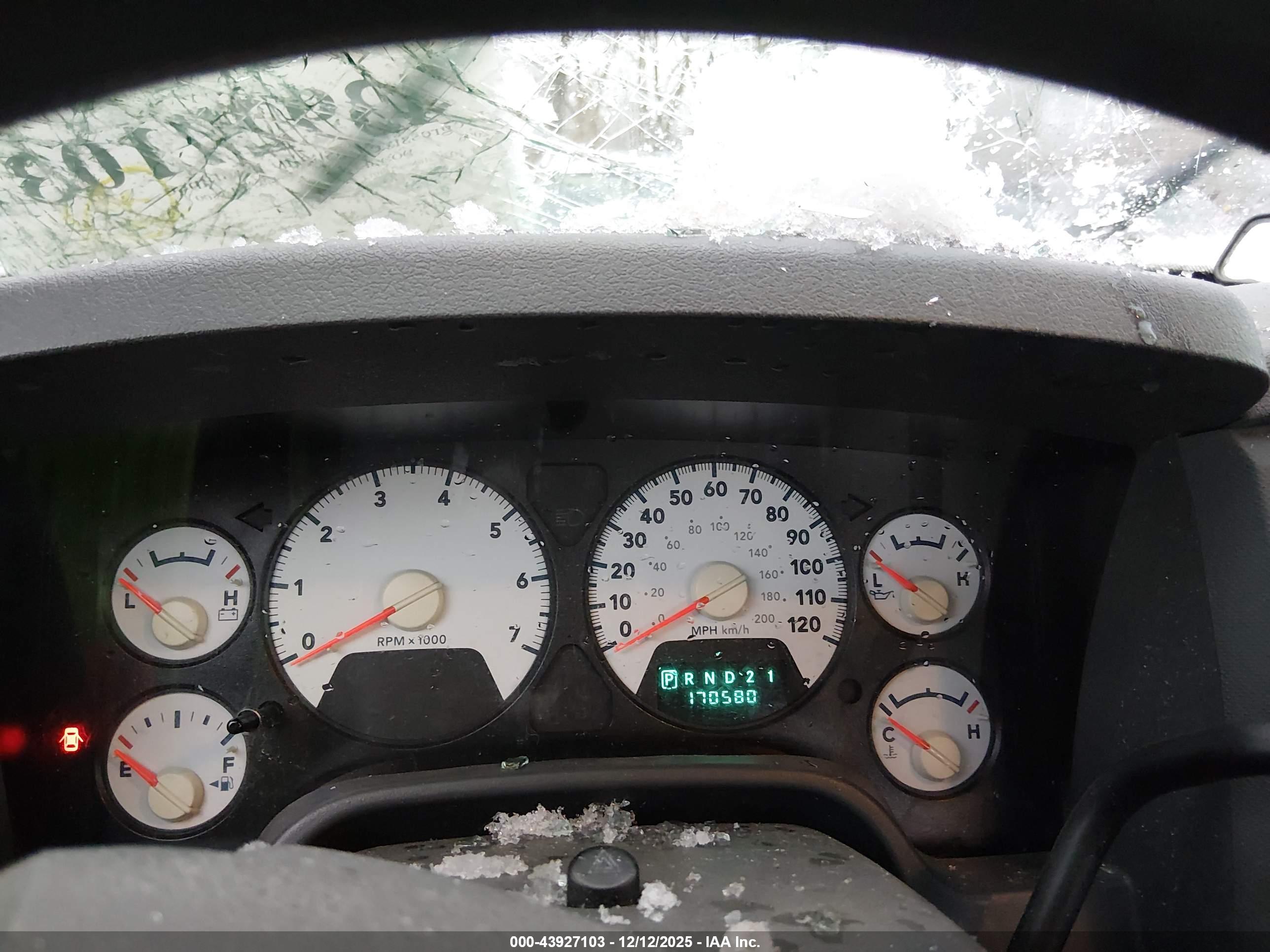 DODGE RAM image 7