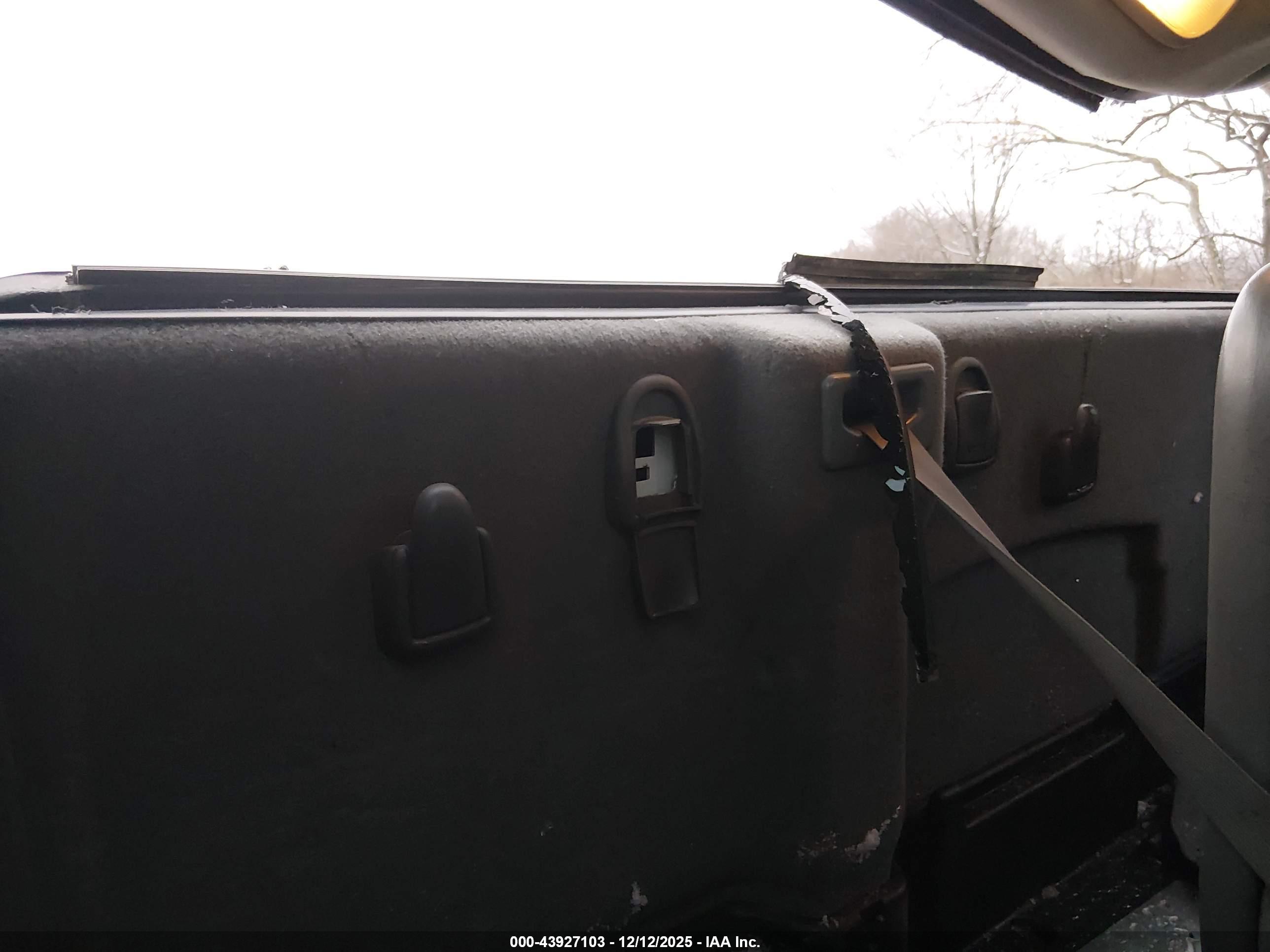 DODGE RAM image 8