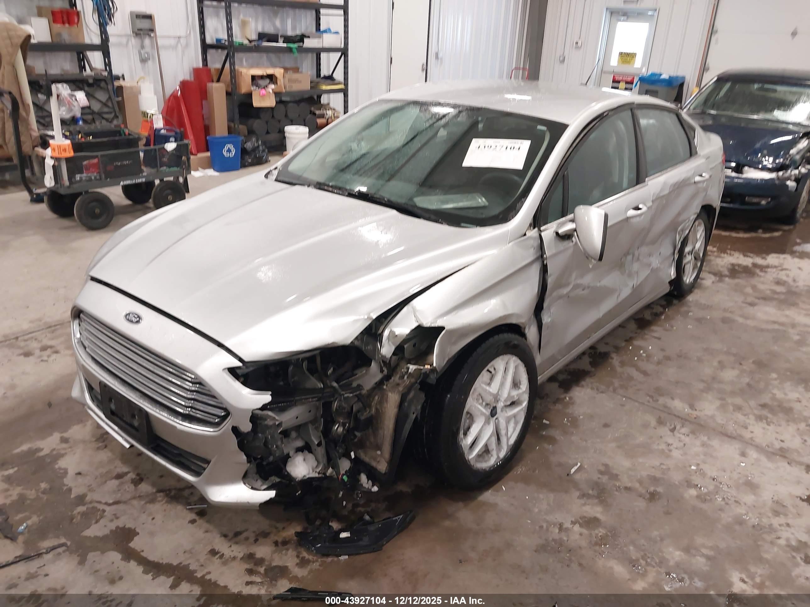 FORD FUSION image 2