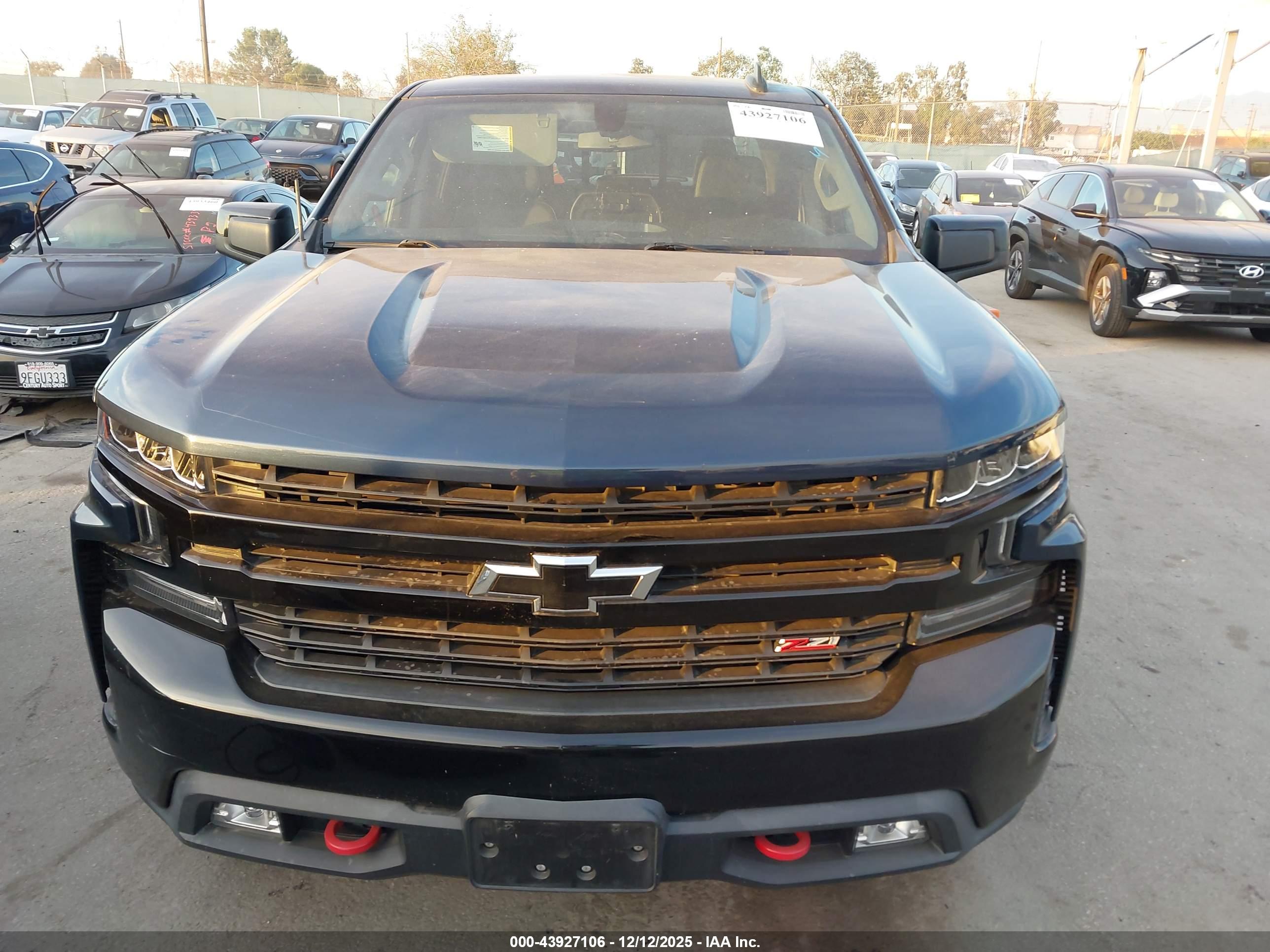 CHEVROLET SILVERADO image 6