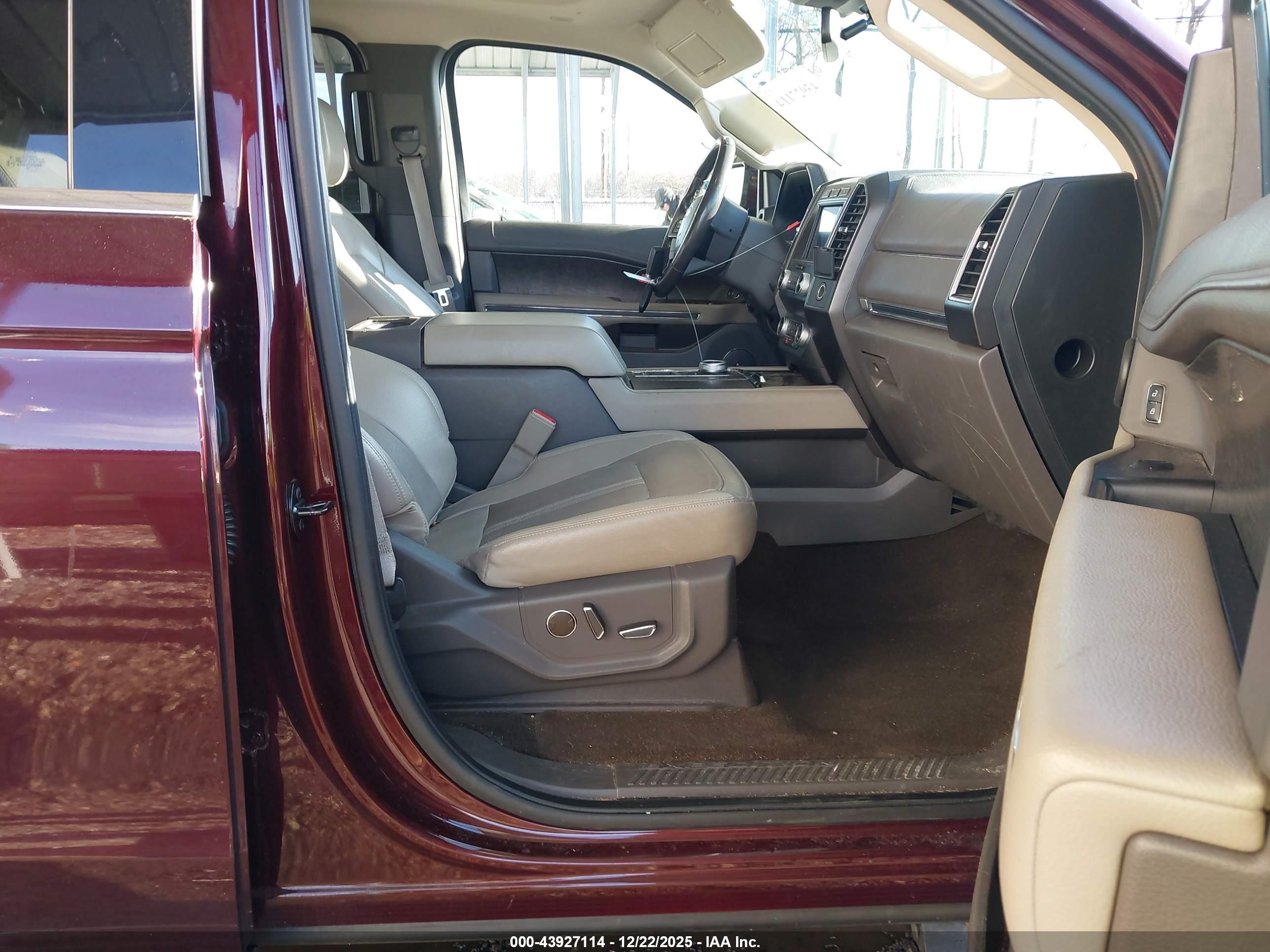 FORD EXPEDITION image 5
