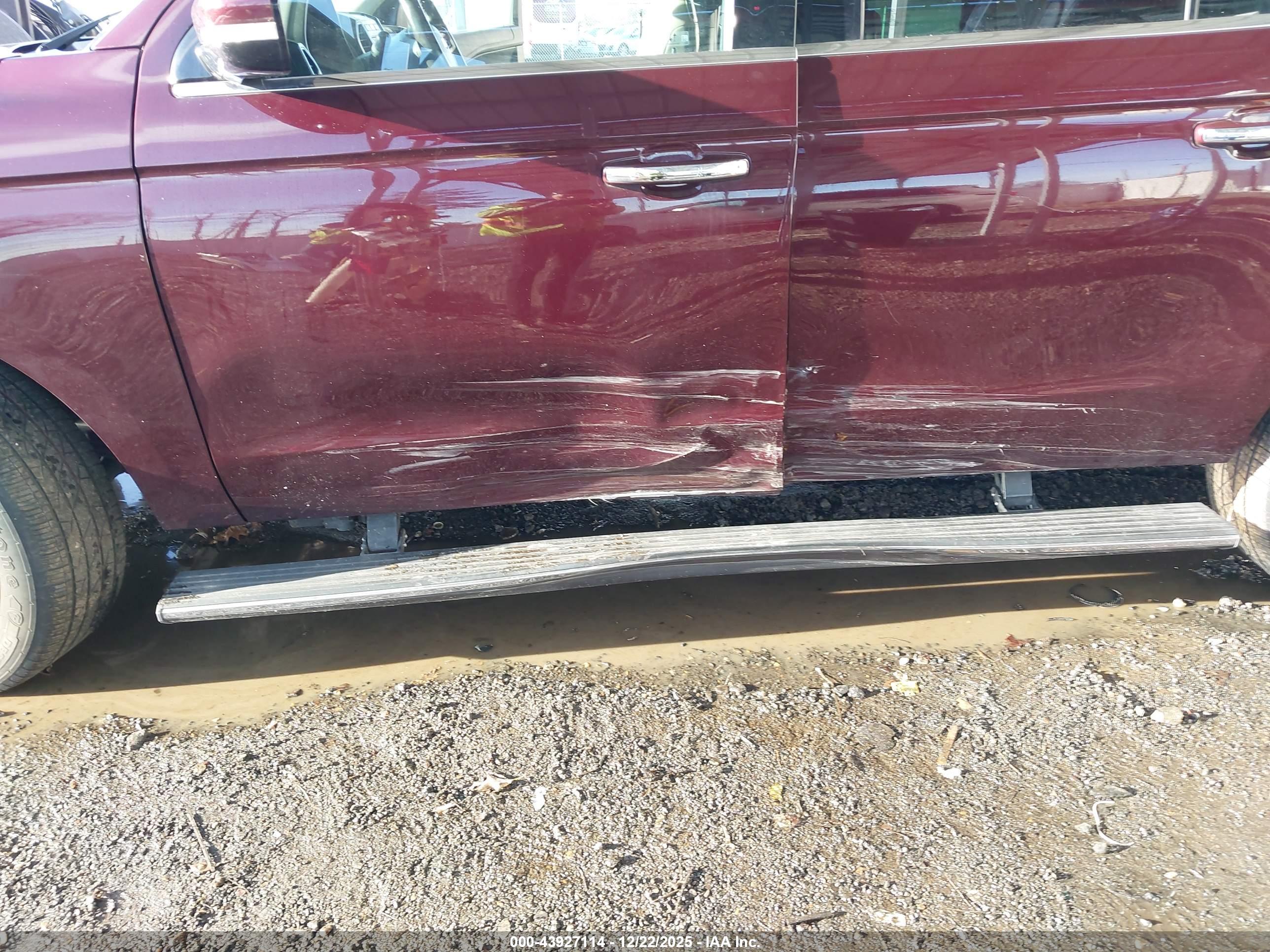 FORD EXPEDITION image 6