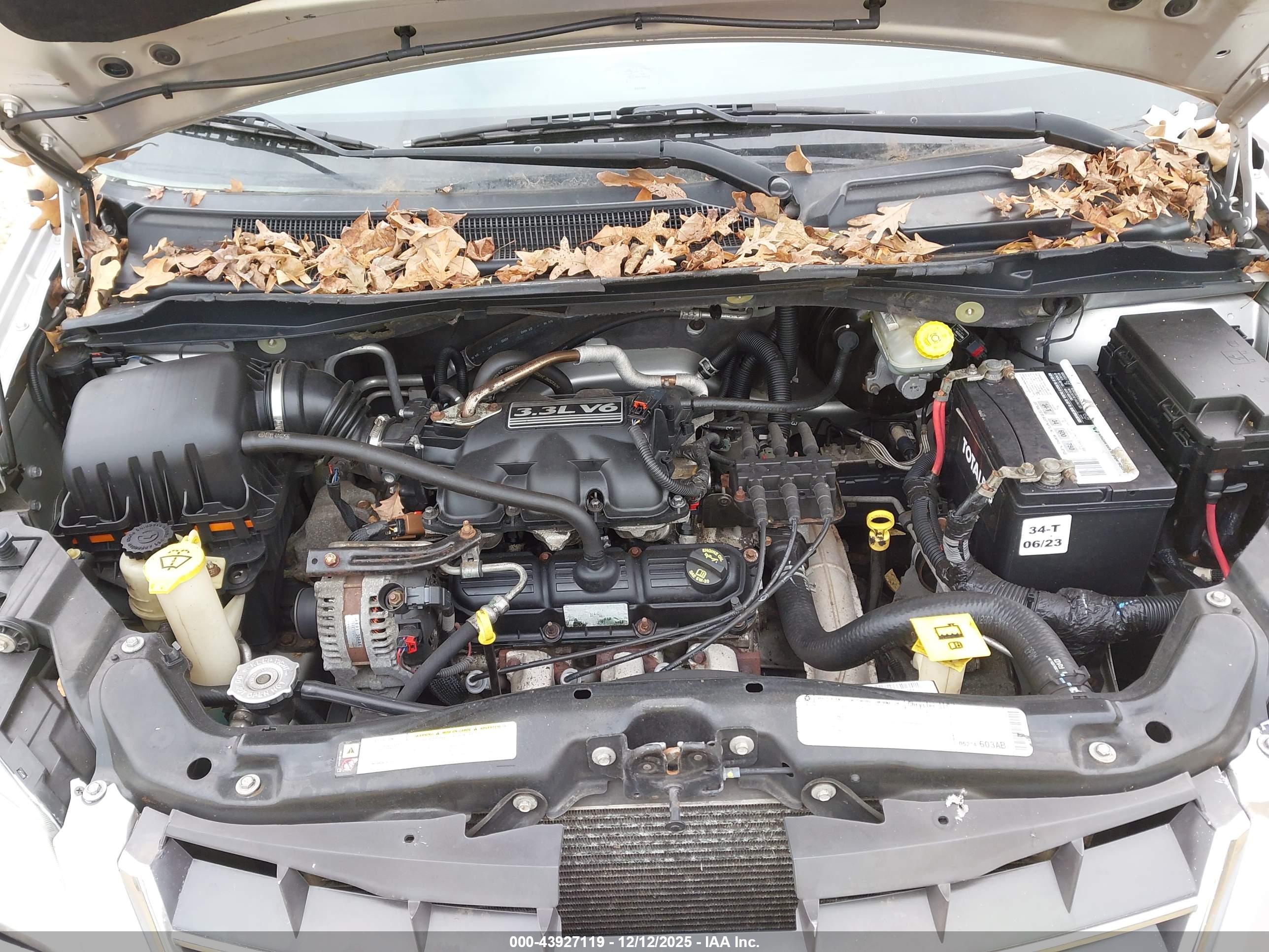 CHRYSLER TOWN image 10