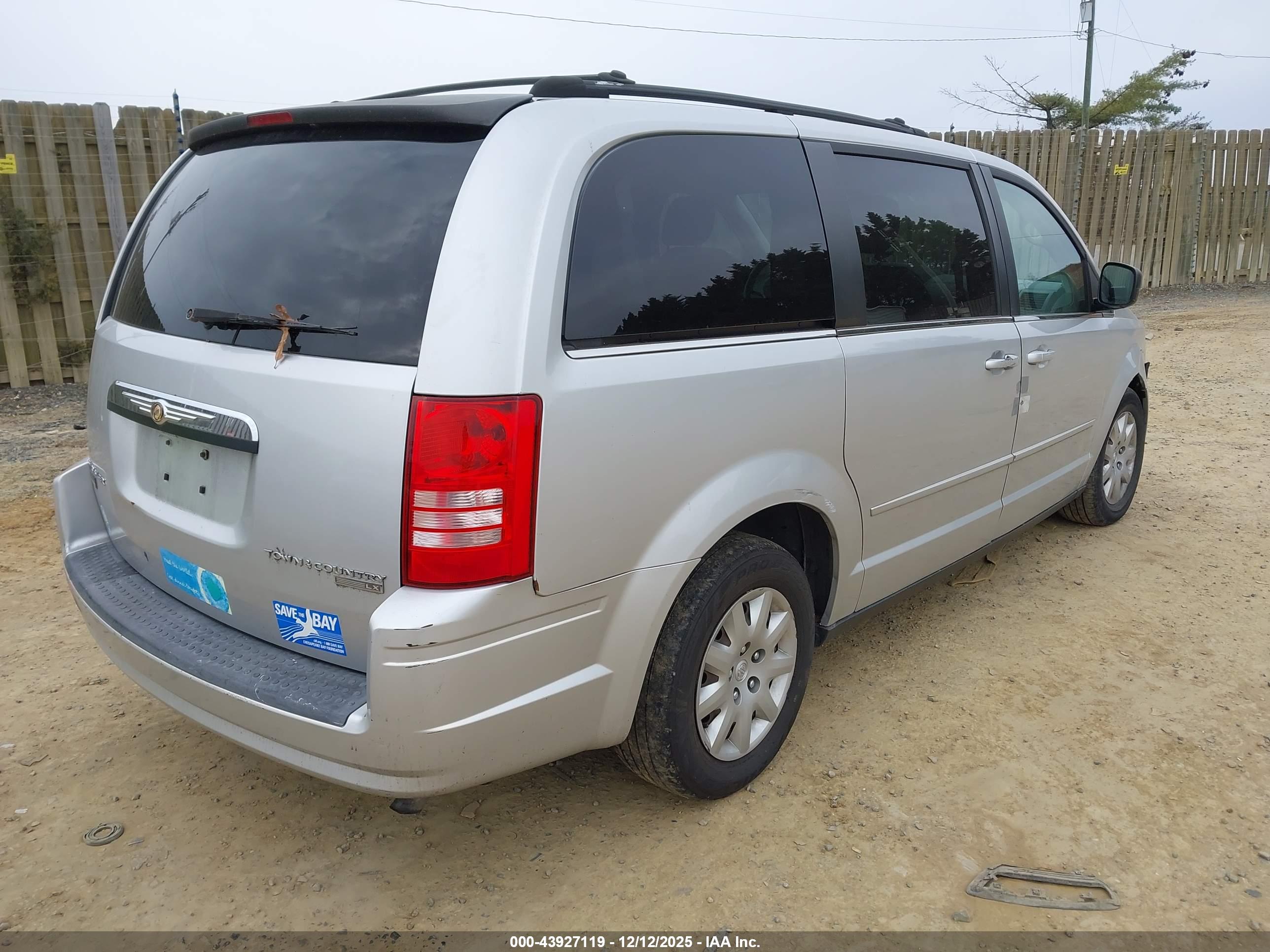 CHRYSLER TOWN image 4