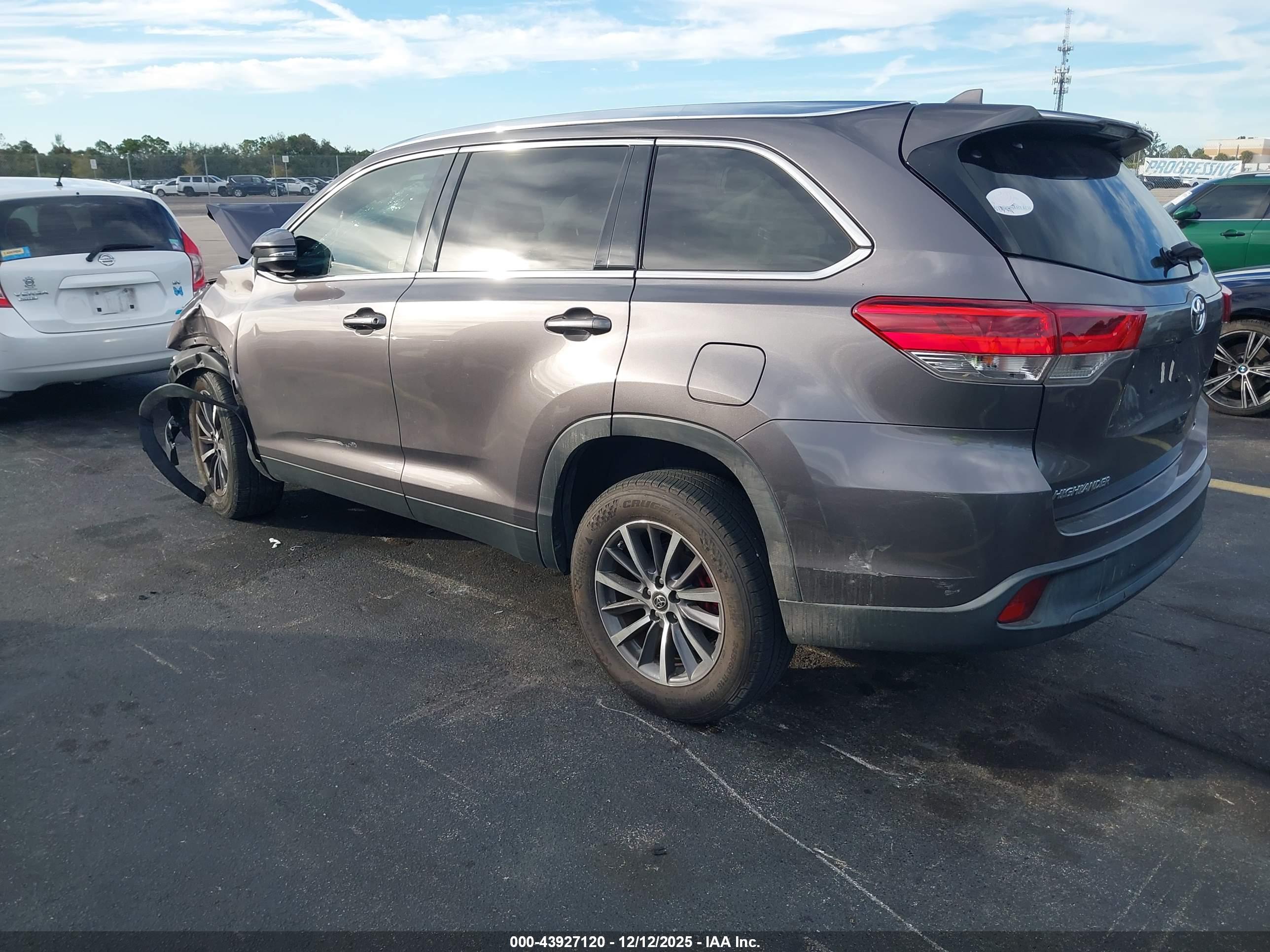 TOYOTA HIGHLANDER image 3