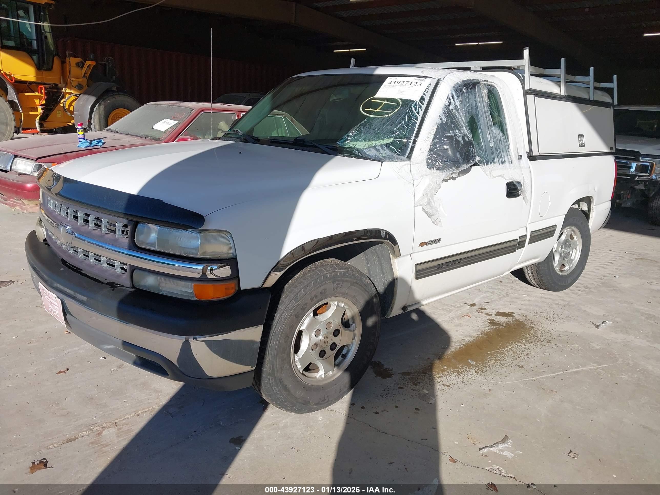 CHEVROLET SILVERADO image 2