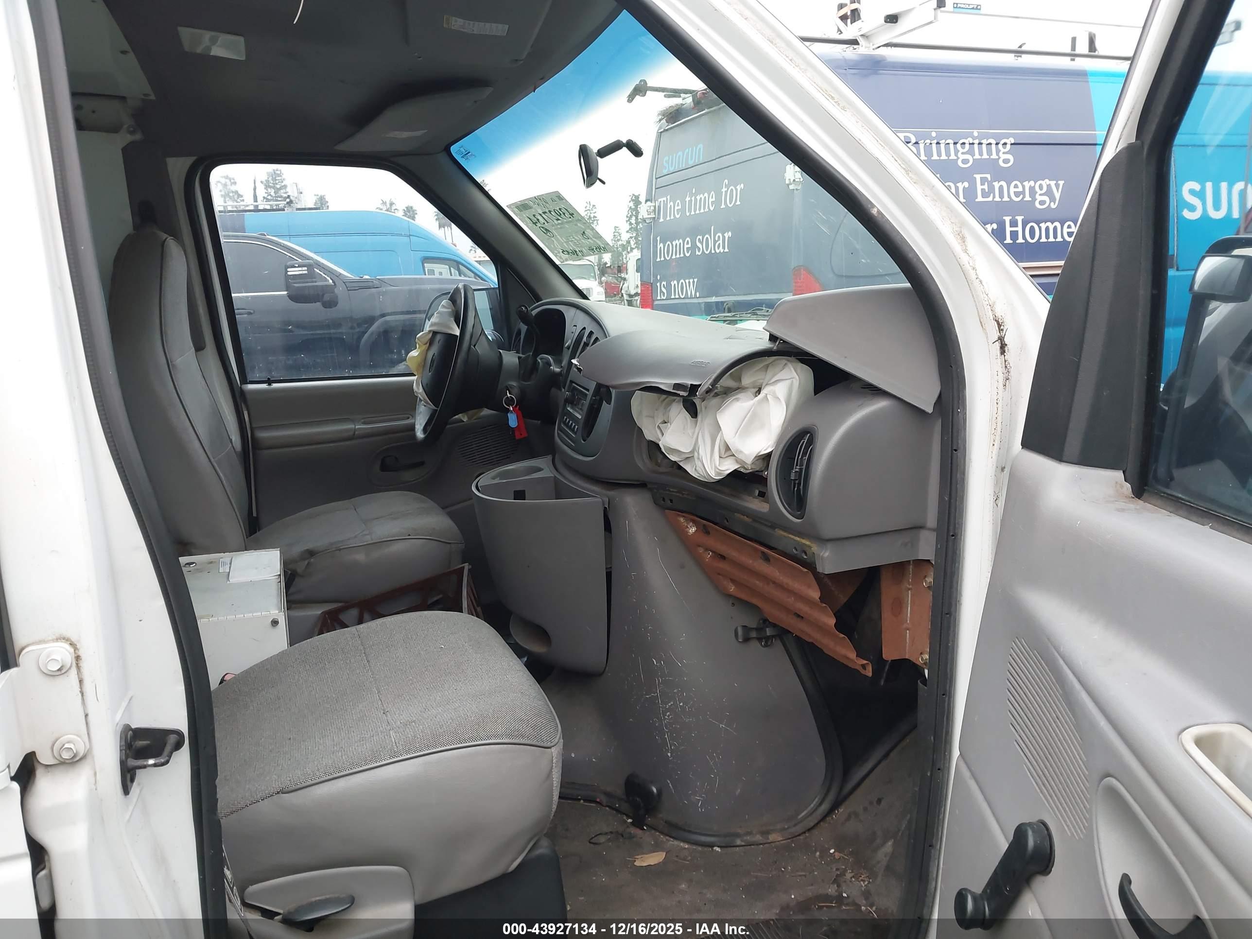 FORD ECONOLINE image 5