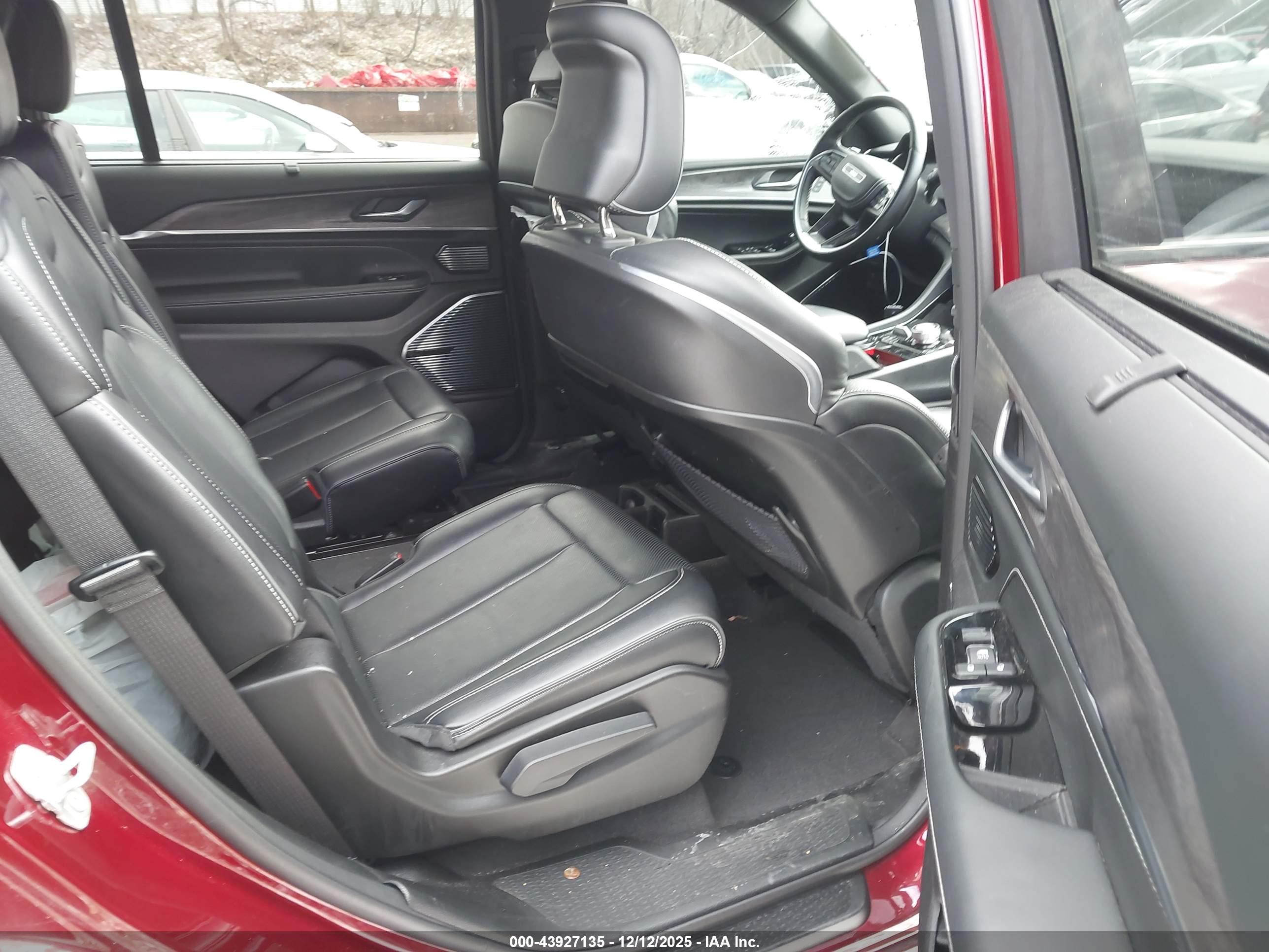 JEEP GRAND image 8