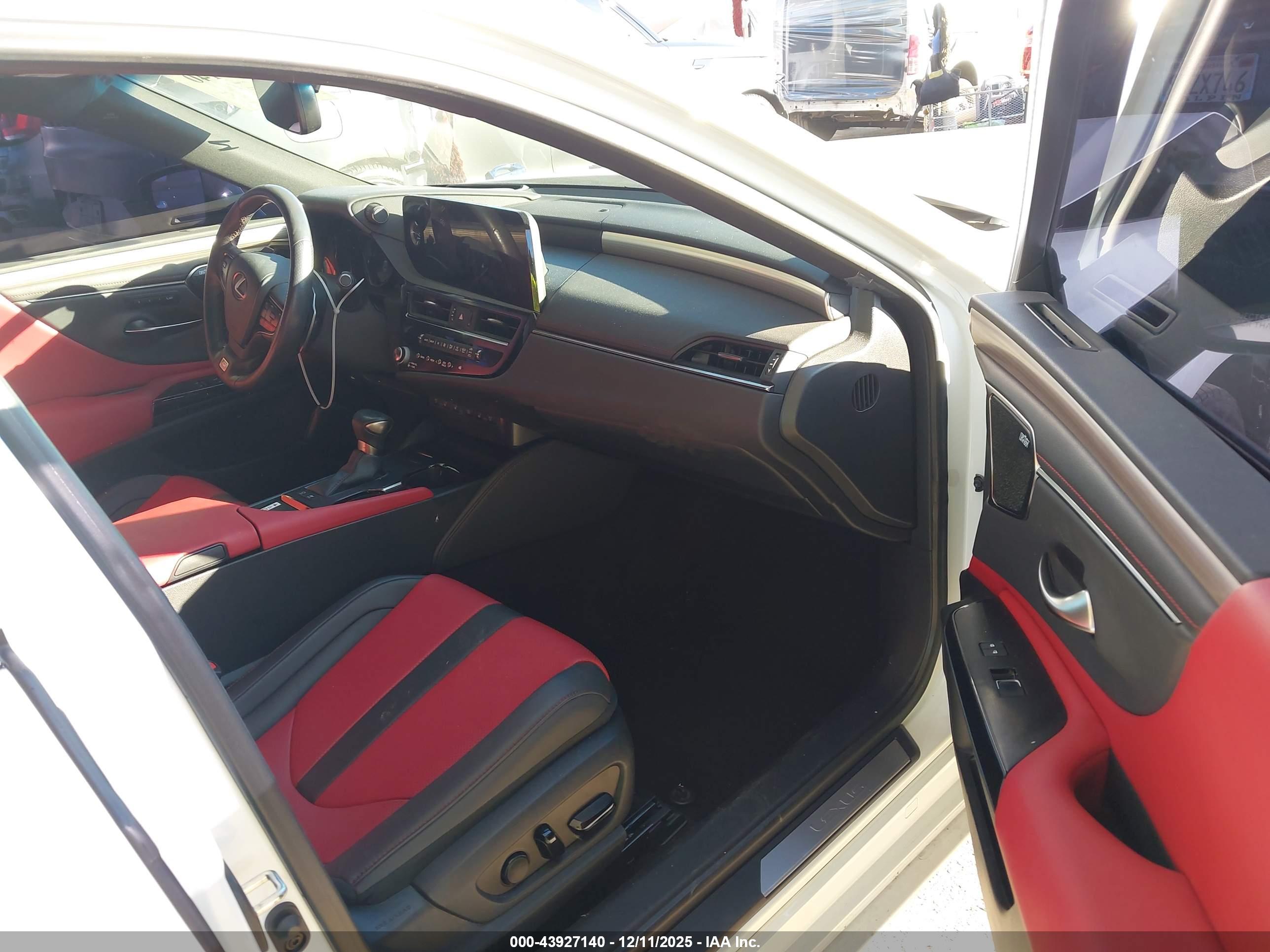 LEXUS ES image 5