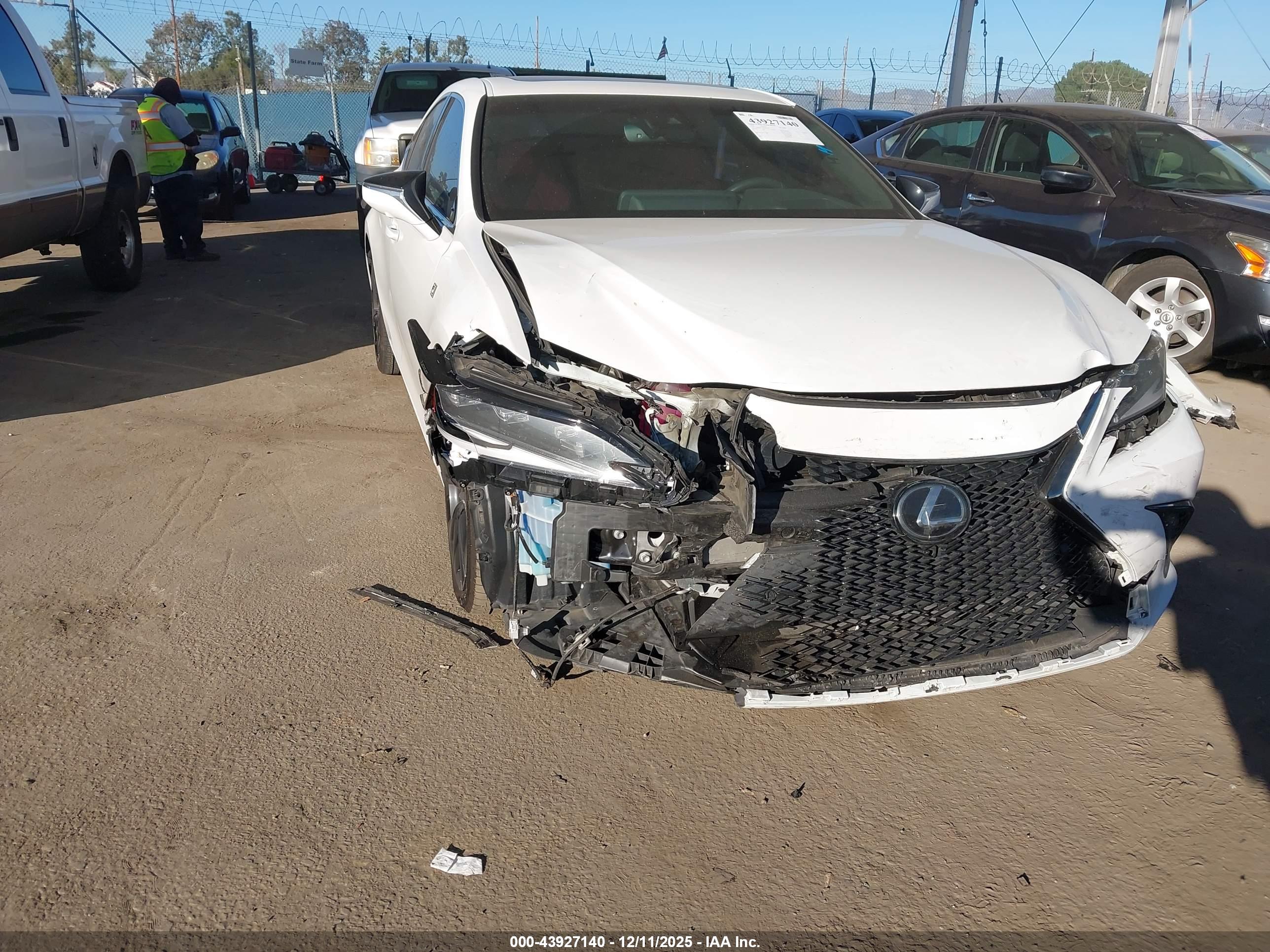 LEXUS ES image 6