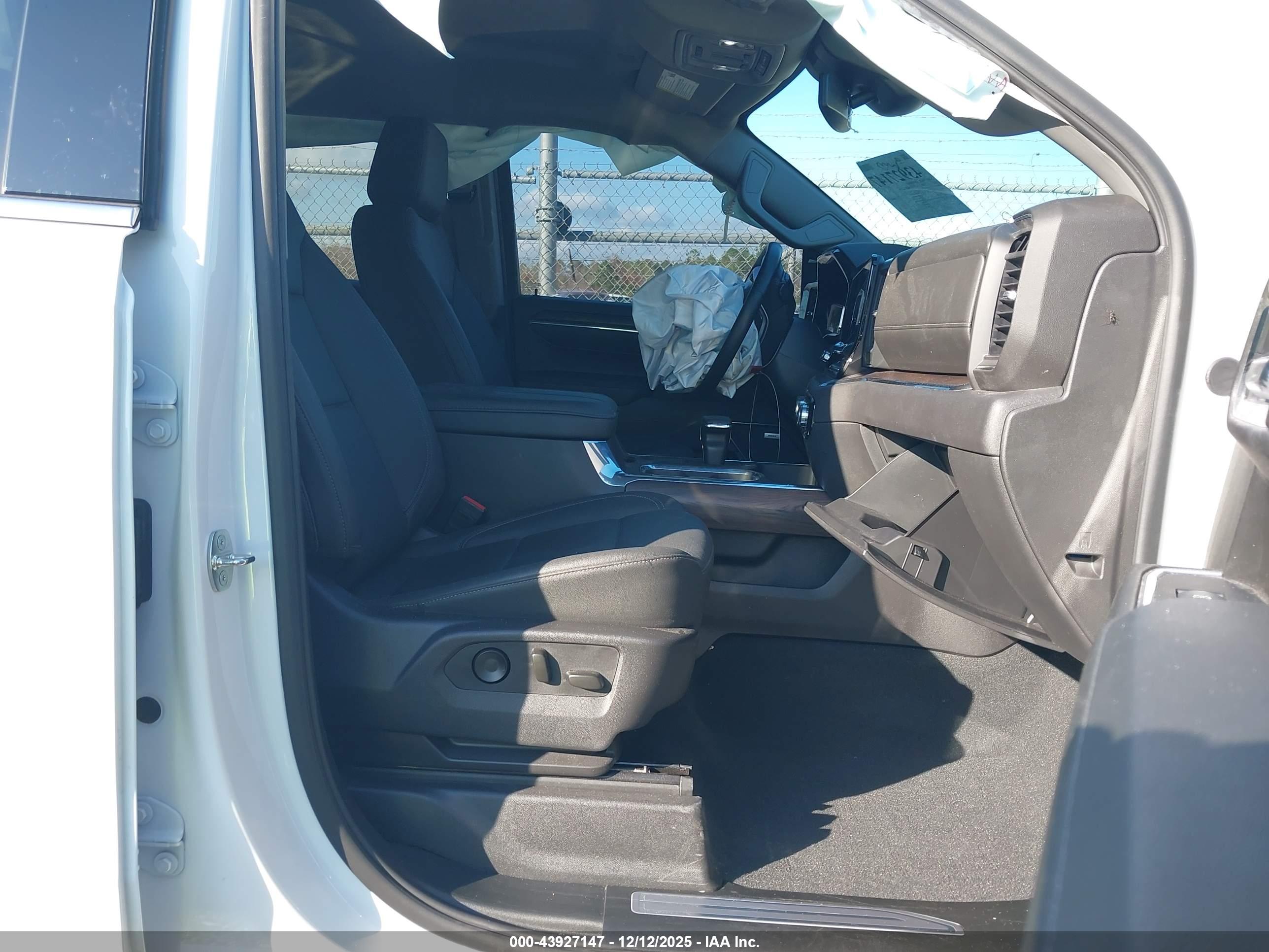GMC SIERRA image 5