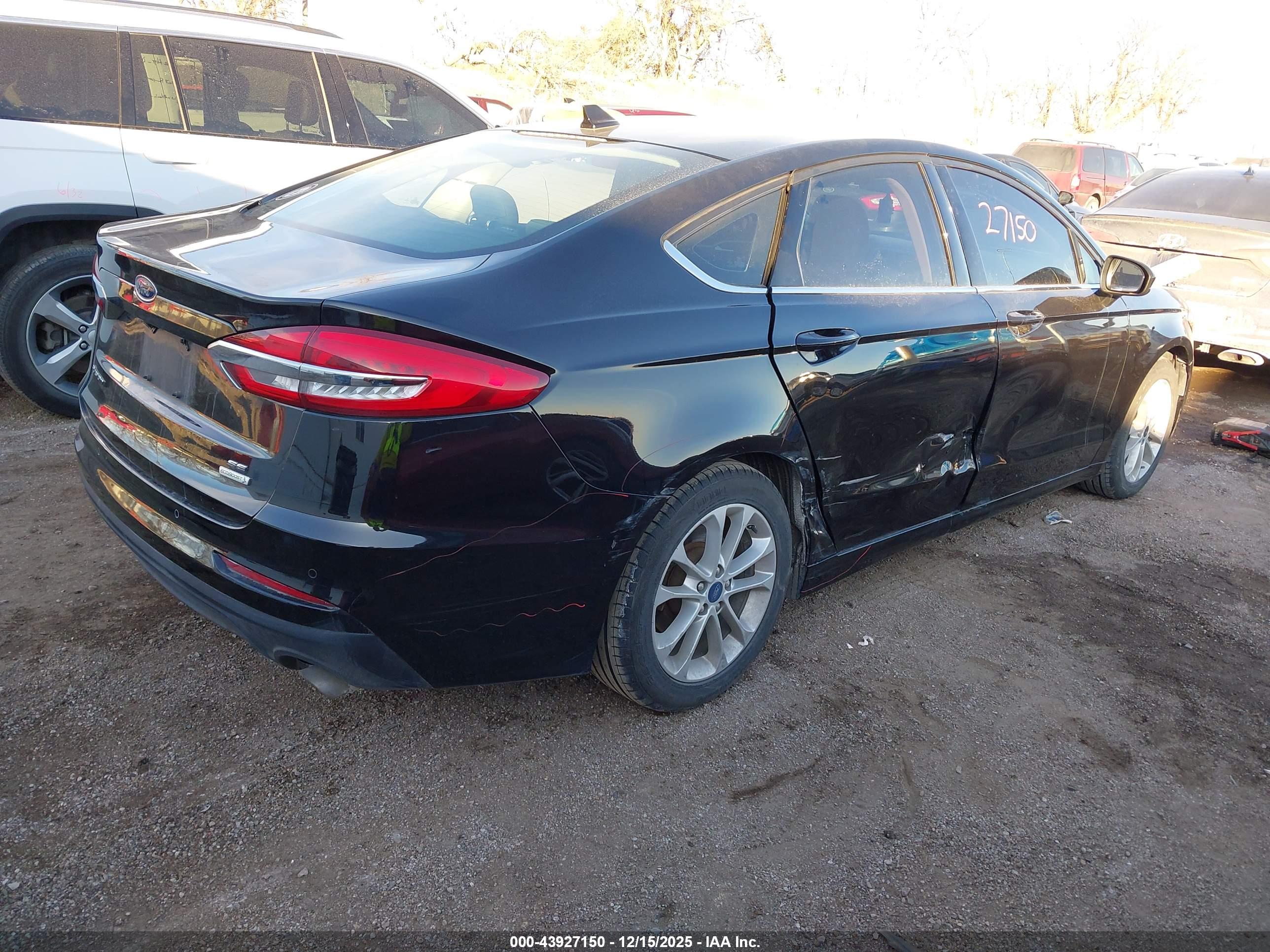 FORD FUSION image 4
