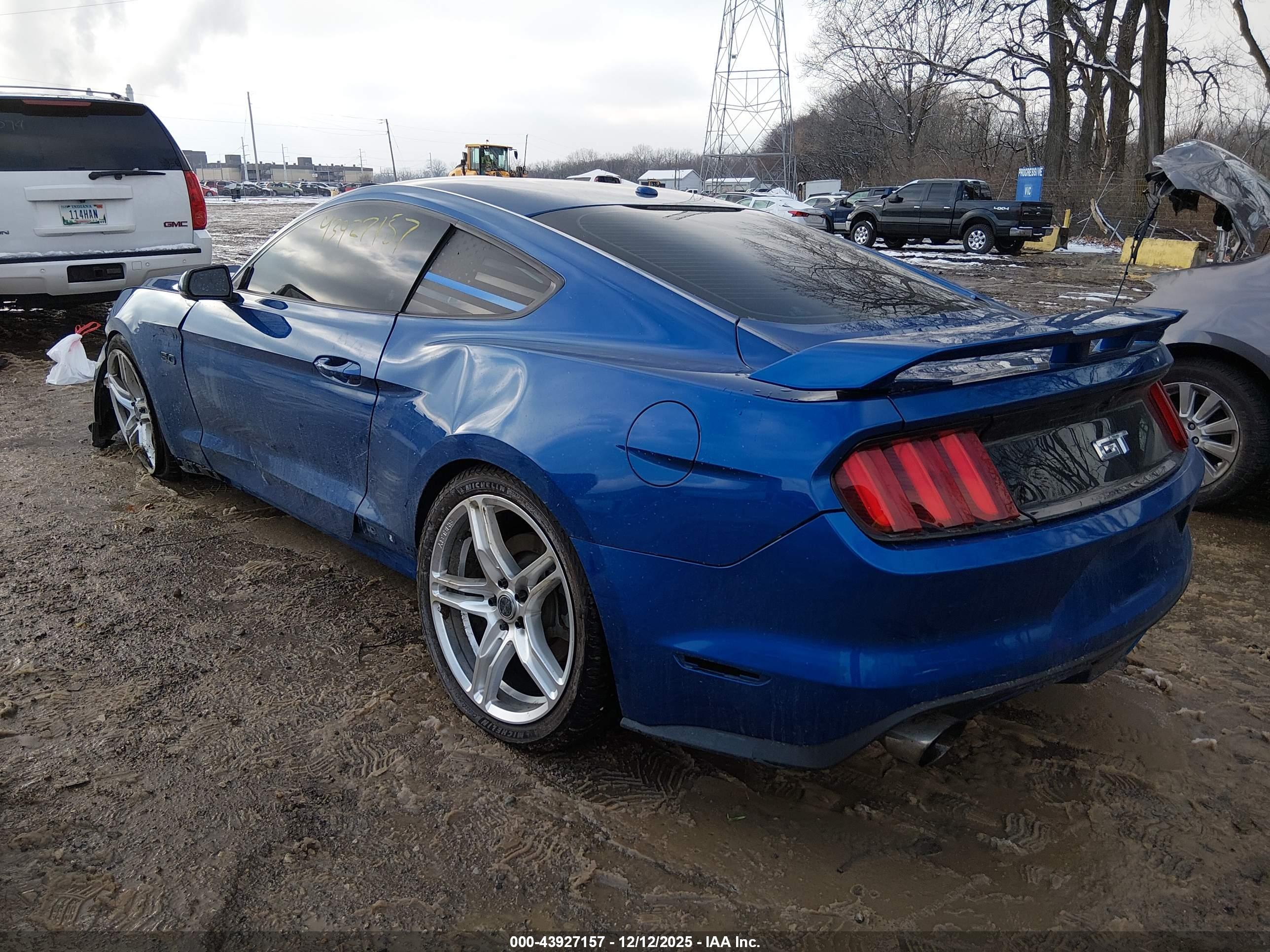 FORD MUSTANG image 3