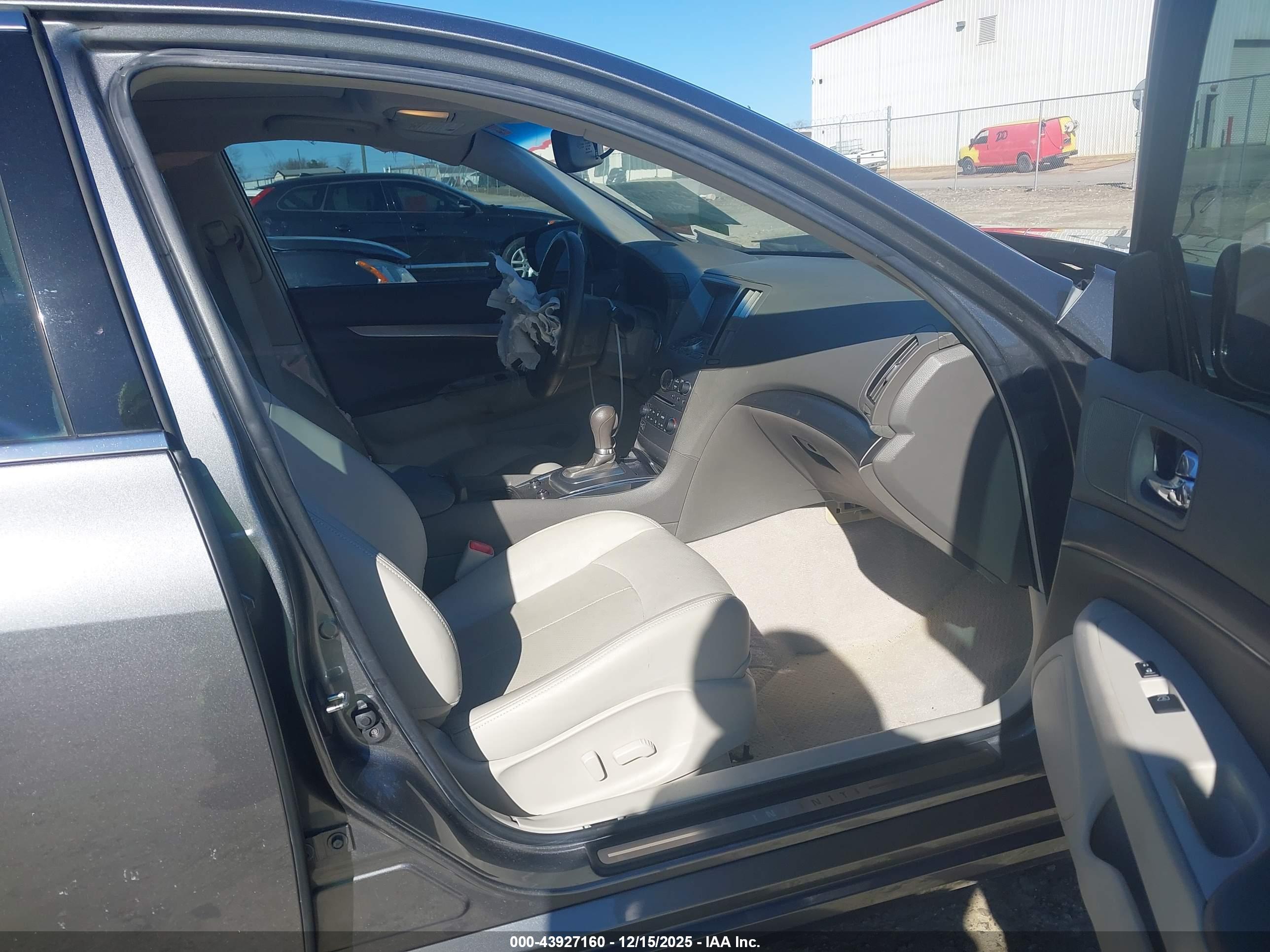 INFINITI G25 image 5