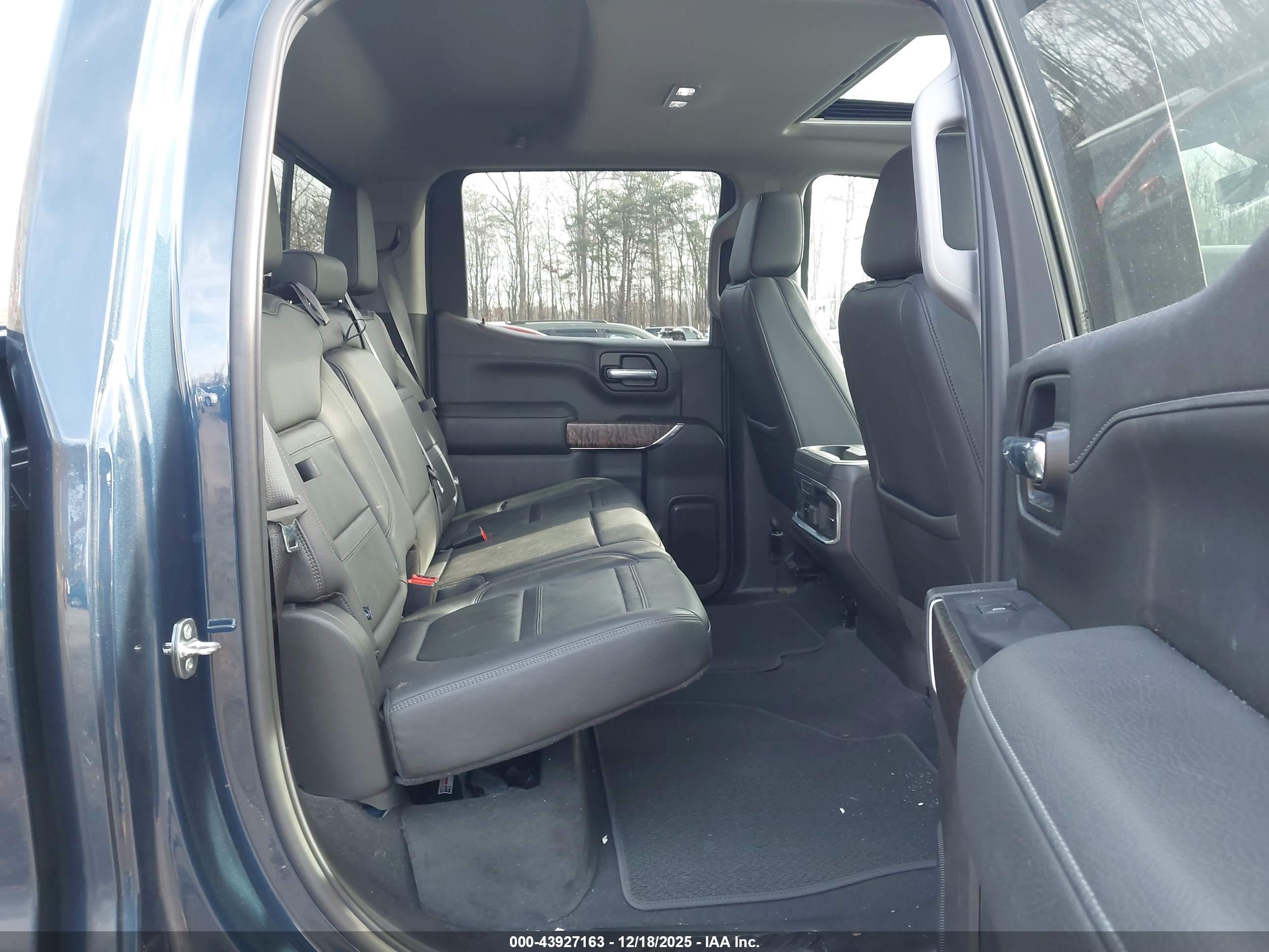 GMC SIERRA image 8