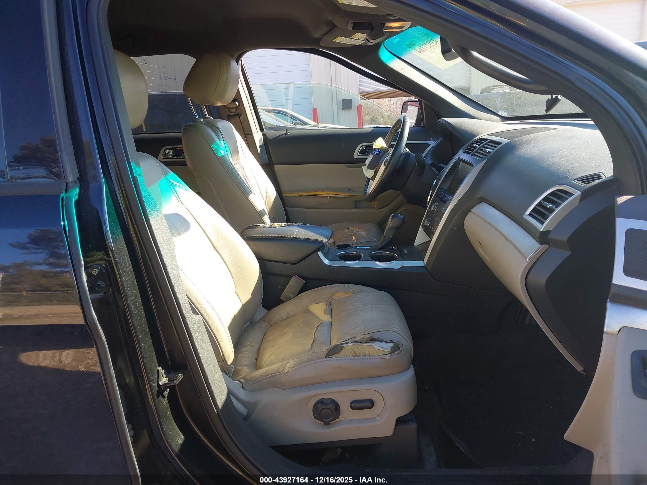 FORD EXPLORER image 5
