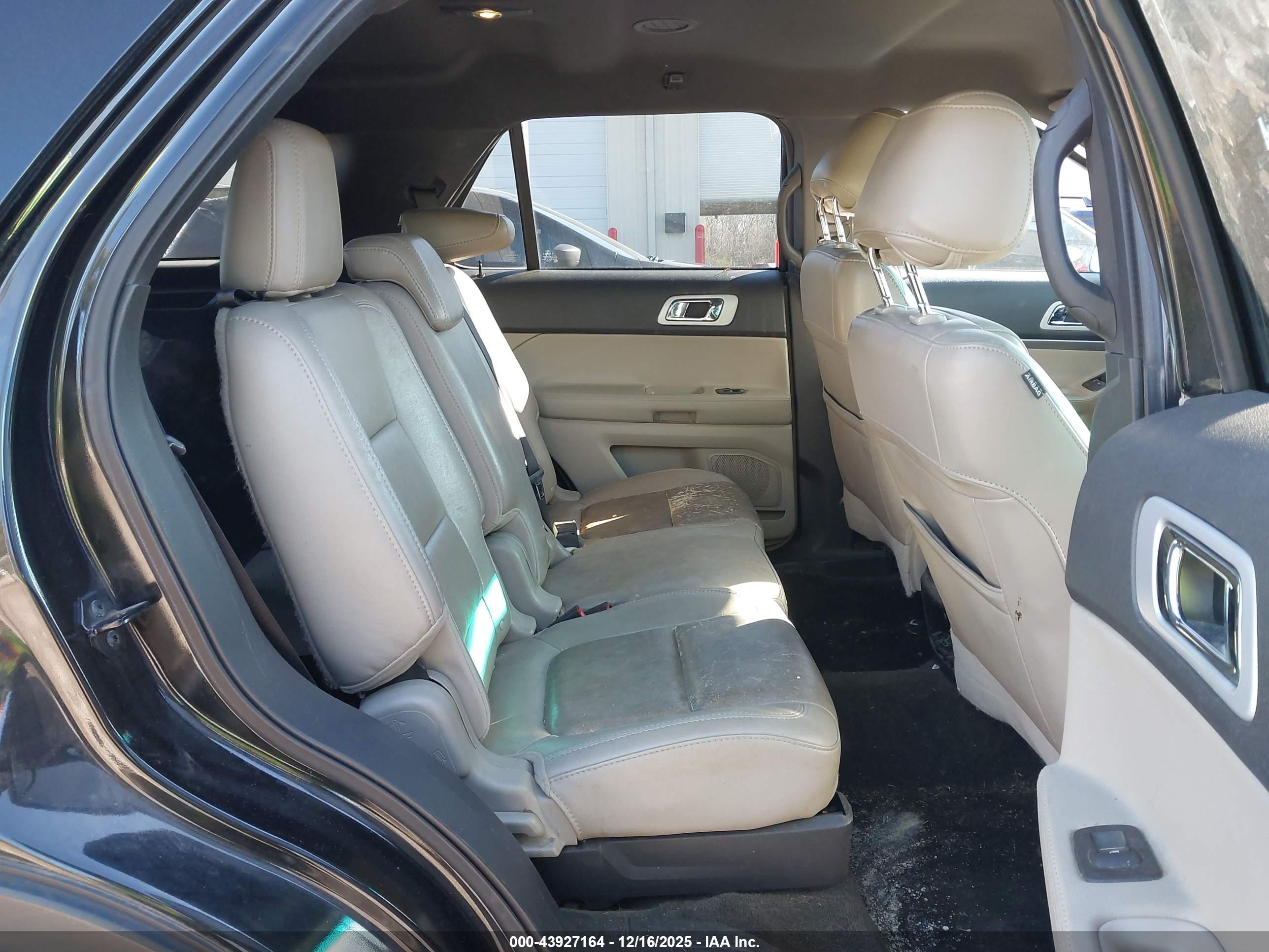 FORD EXPLORER image 8
