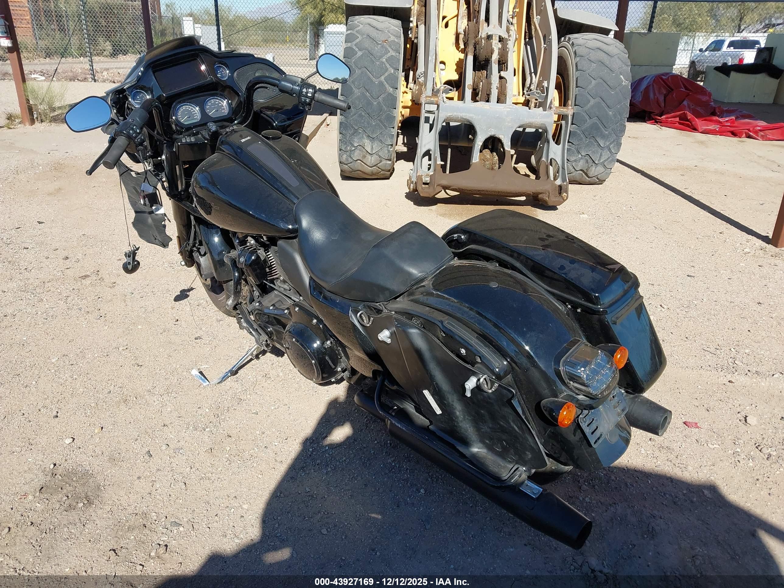 HARLEY-DAVIDSON FLTRXST image 3
