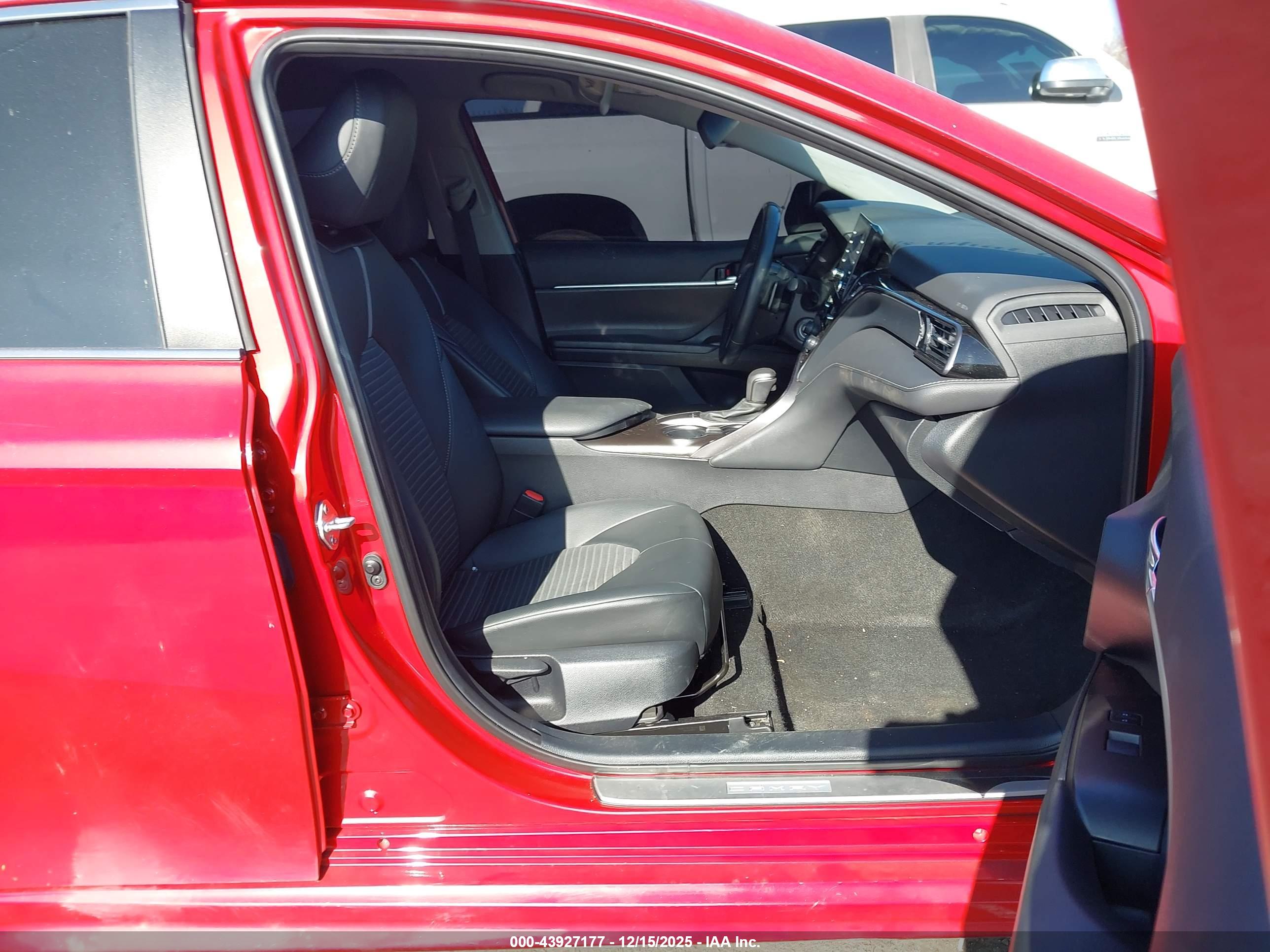 TOYOTA CAMRY image 5