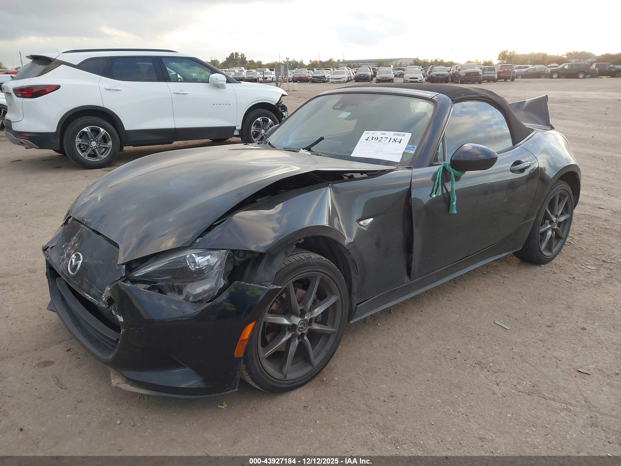 MAZDA MX-5 image 2