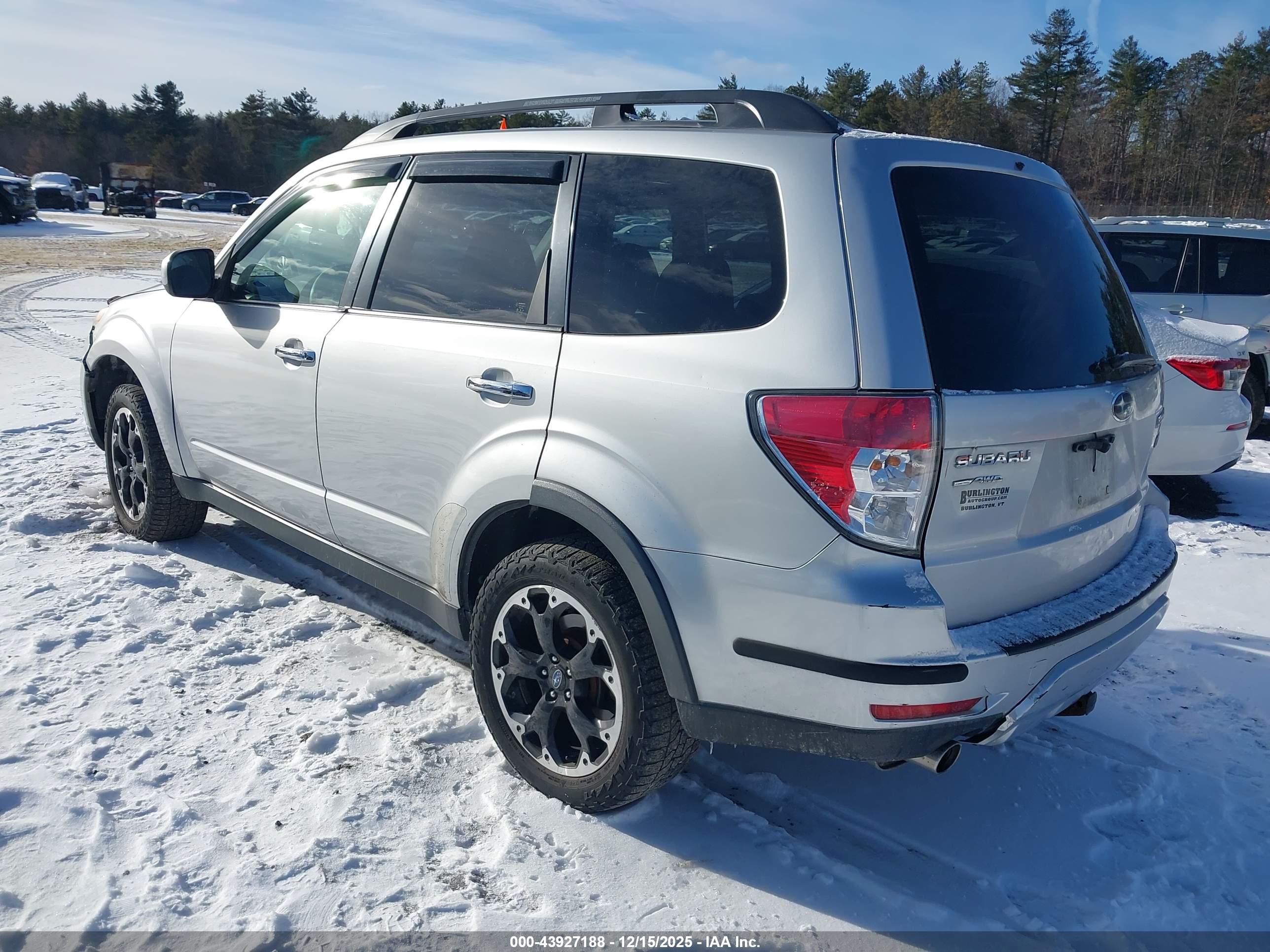 SUBARU FORESTER image 3