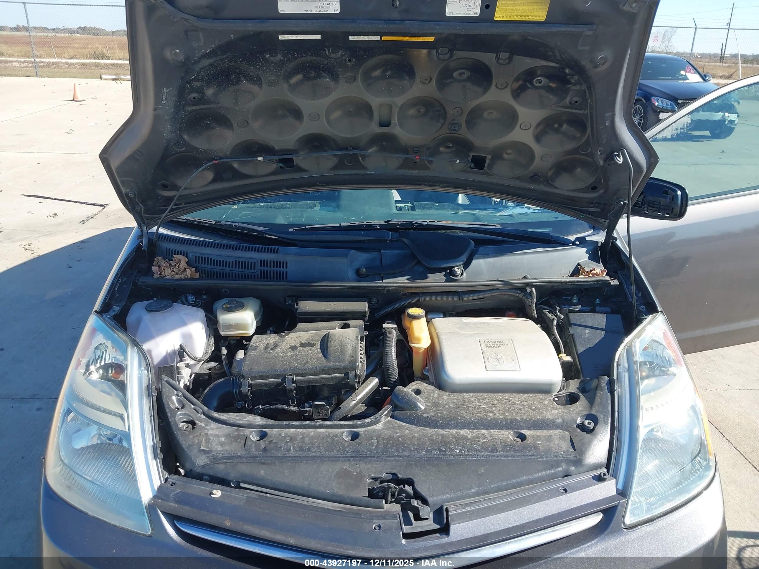 TOYOTA PRIUS image 10