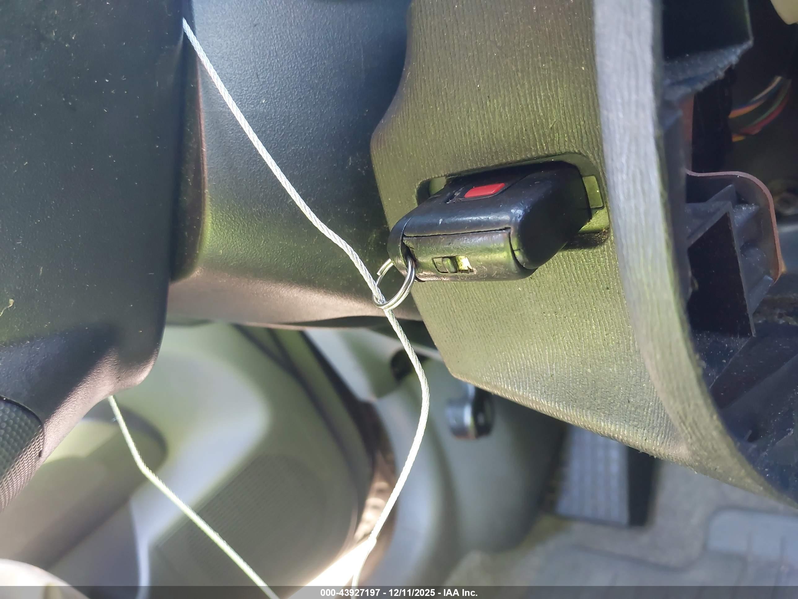 TOYOTA PRIUS image 11