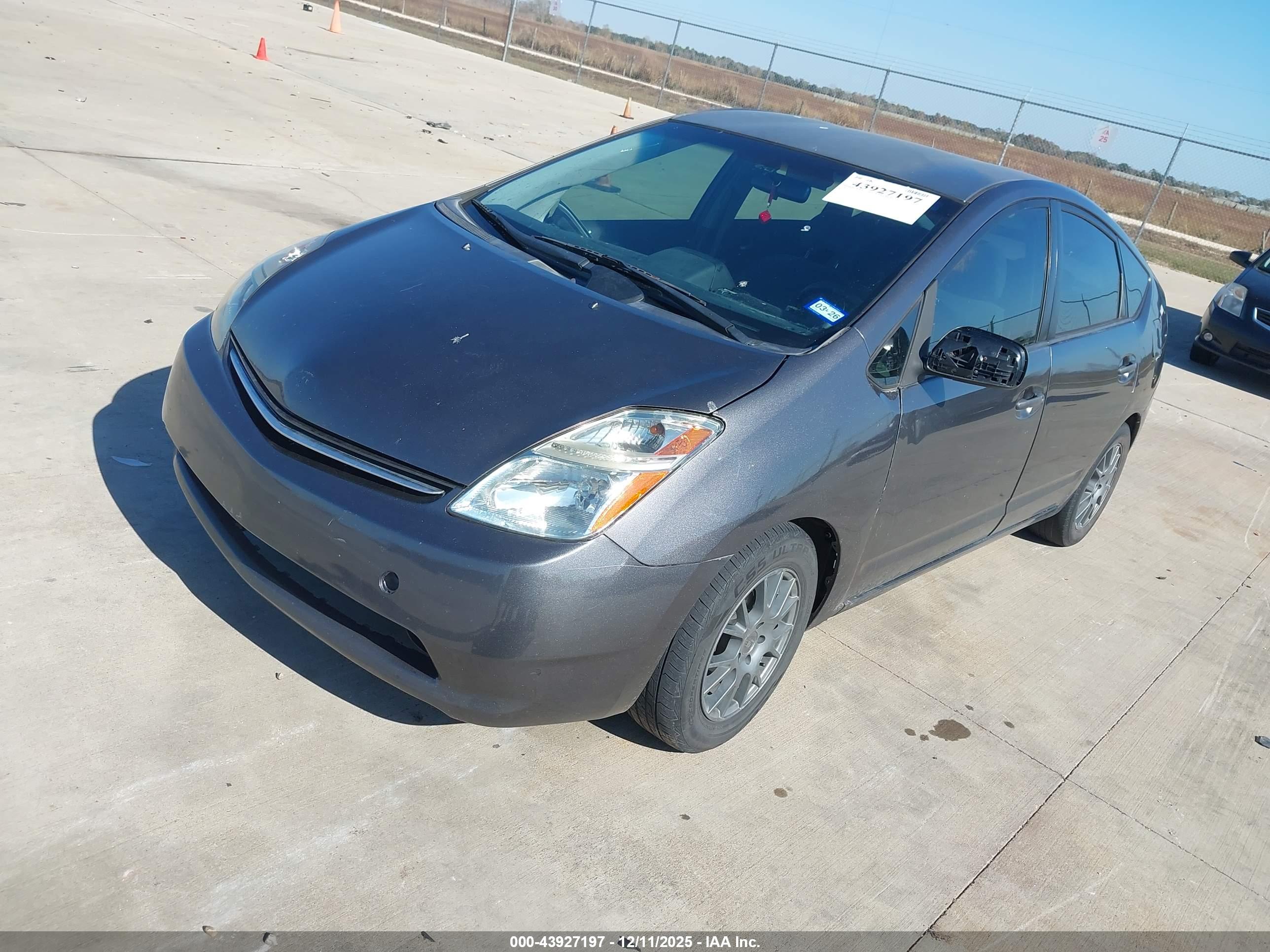 TOYOTA PRIUS image 2