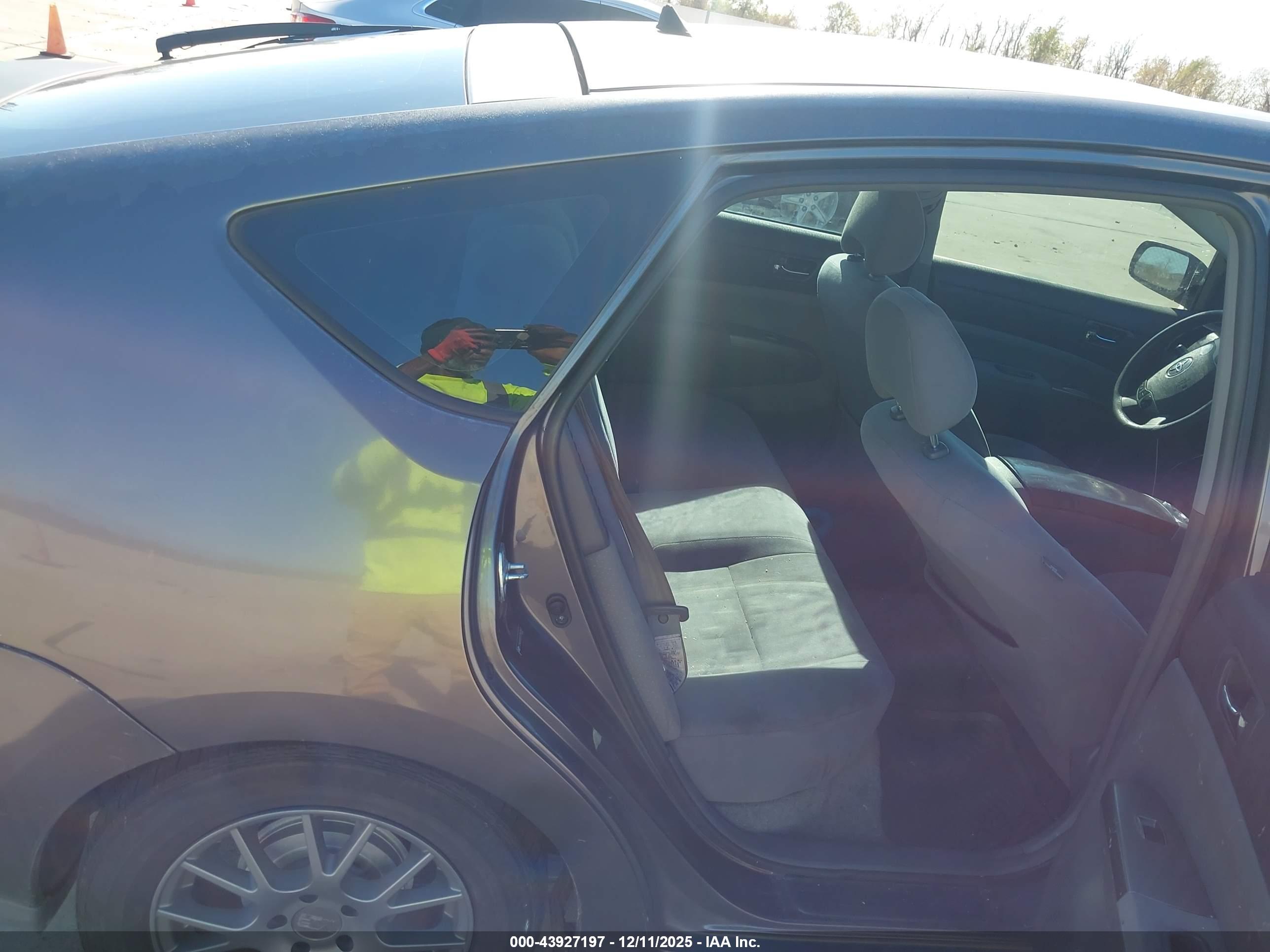 TOYOTA PRIUS image 8