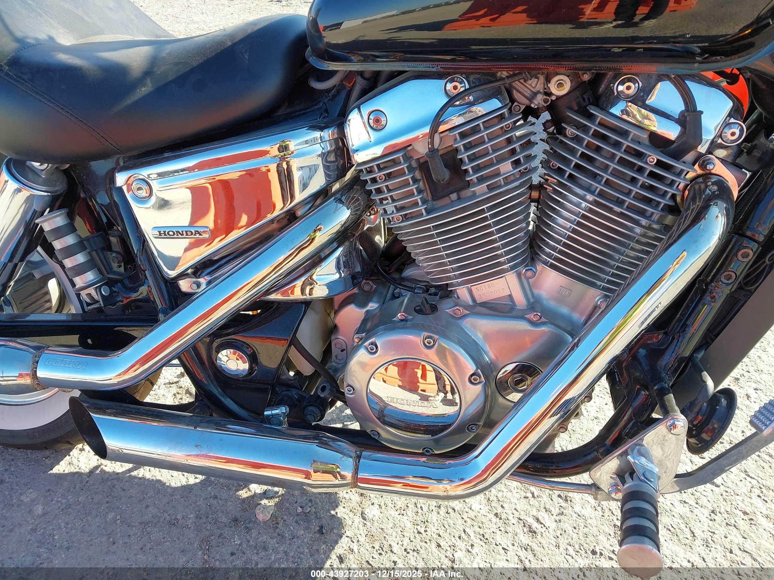 HONDA VT1100 image 8