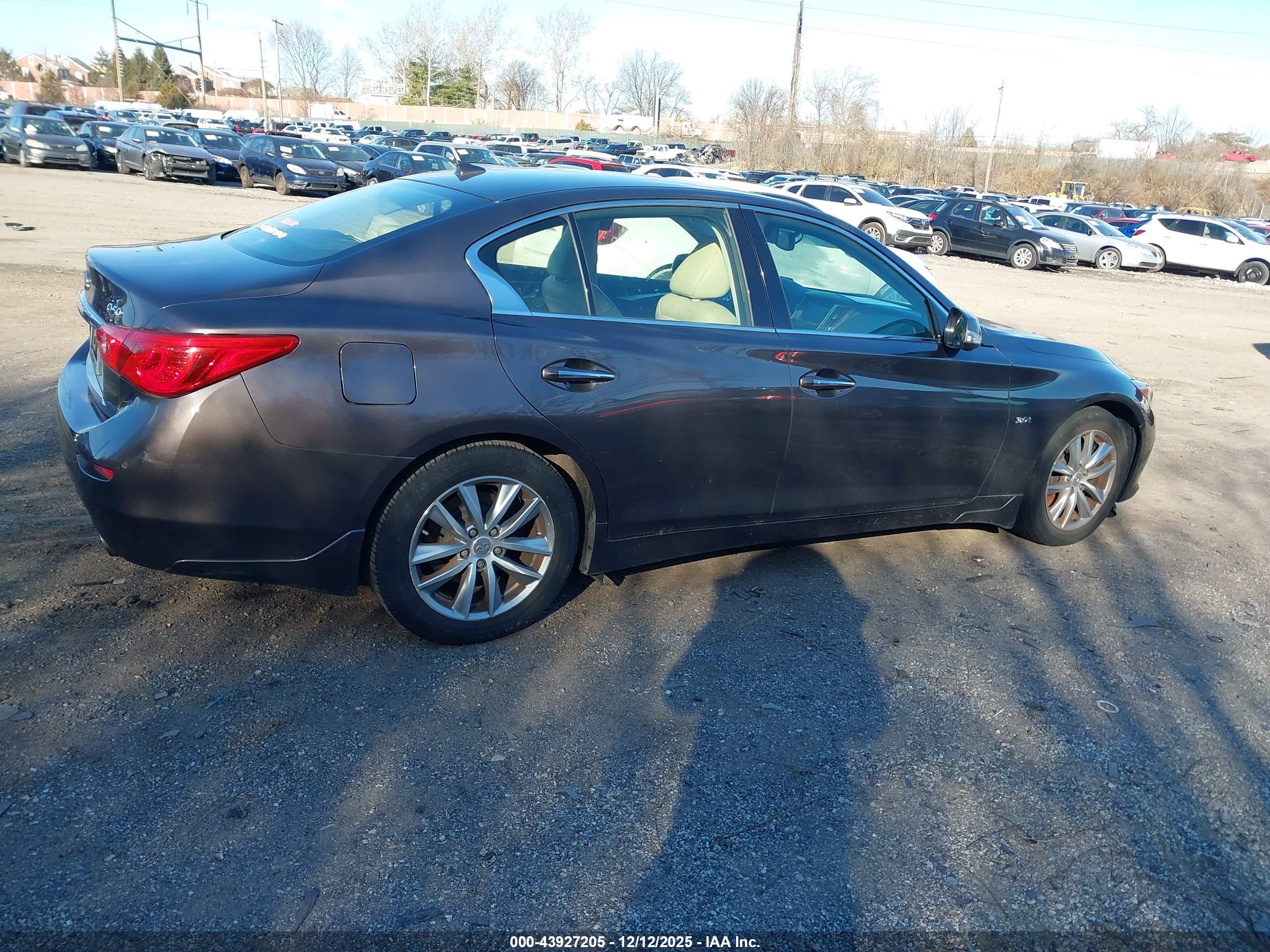 INFINITI Q50 image 4