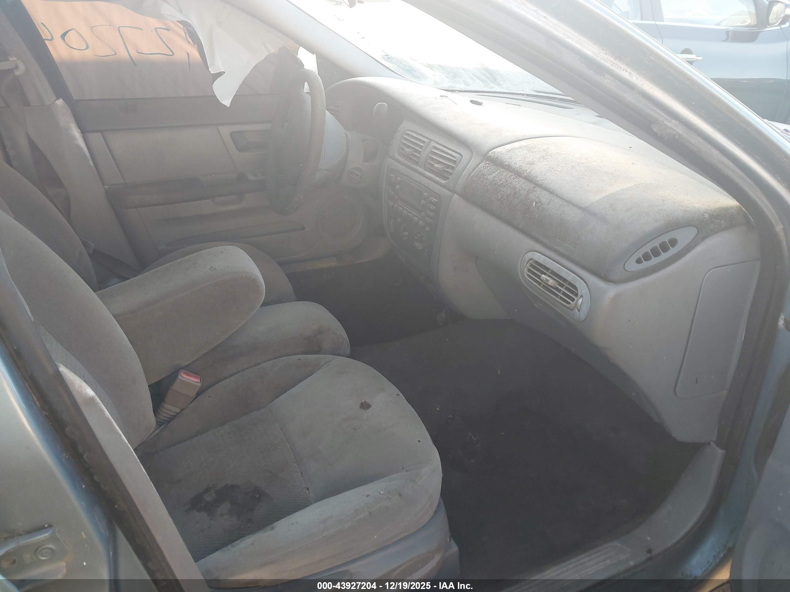 FORD TAURUS image 5