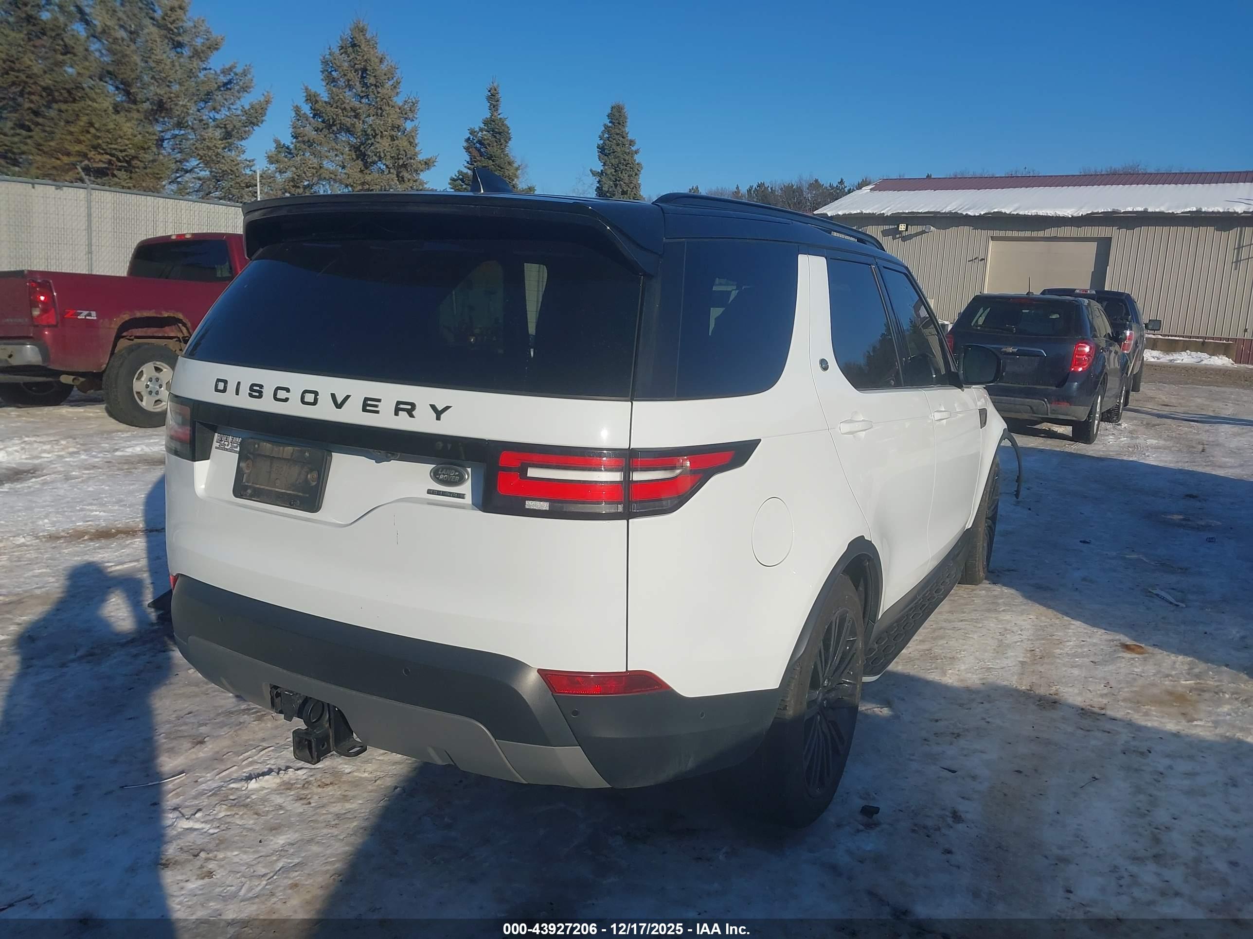 LAND ROVER image 4