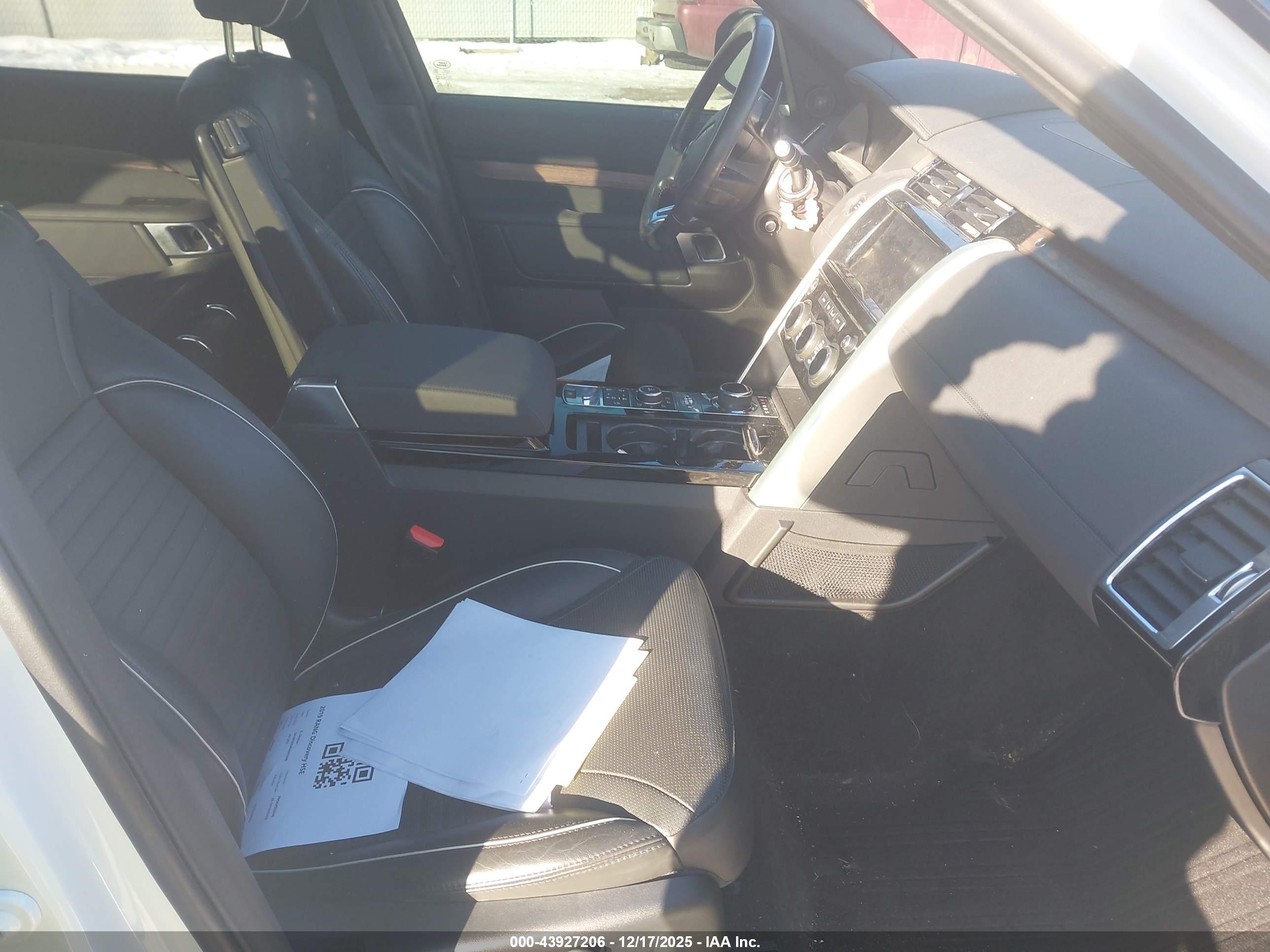 LAND ROVER image 5