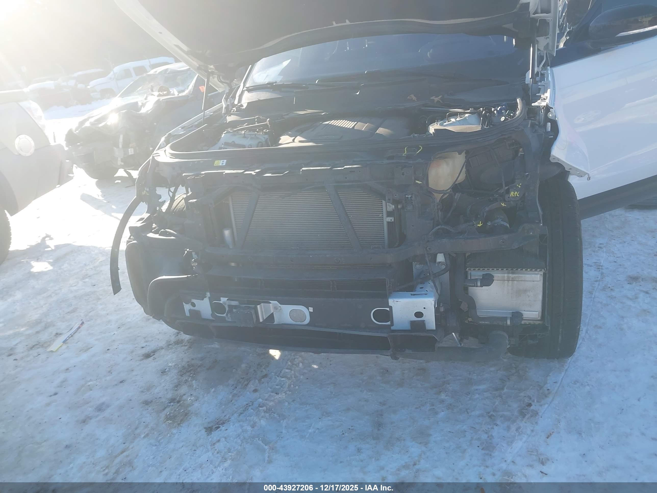 LAND ROVER image 6