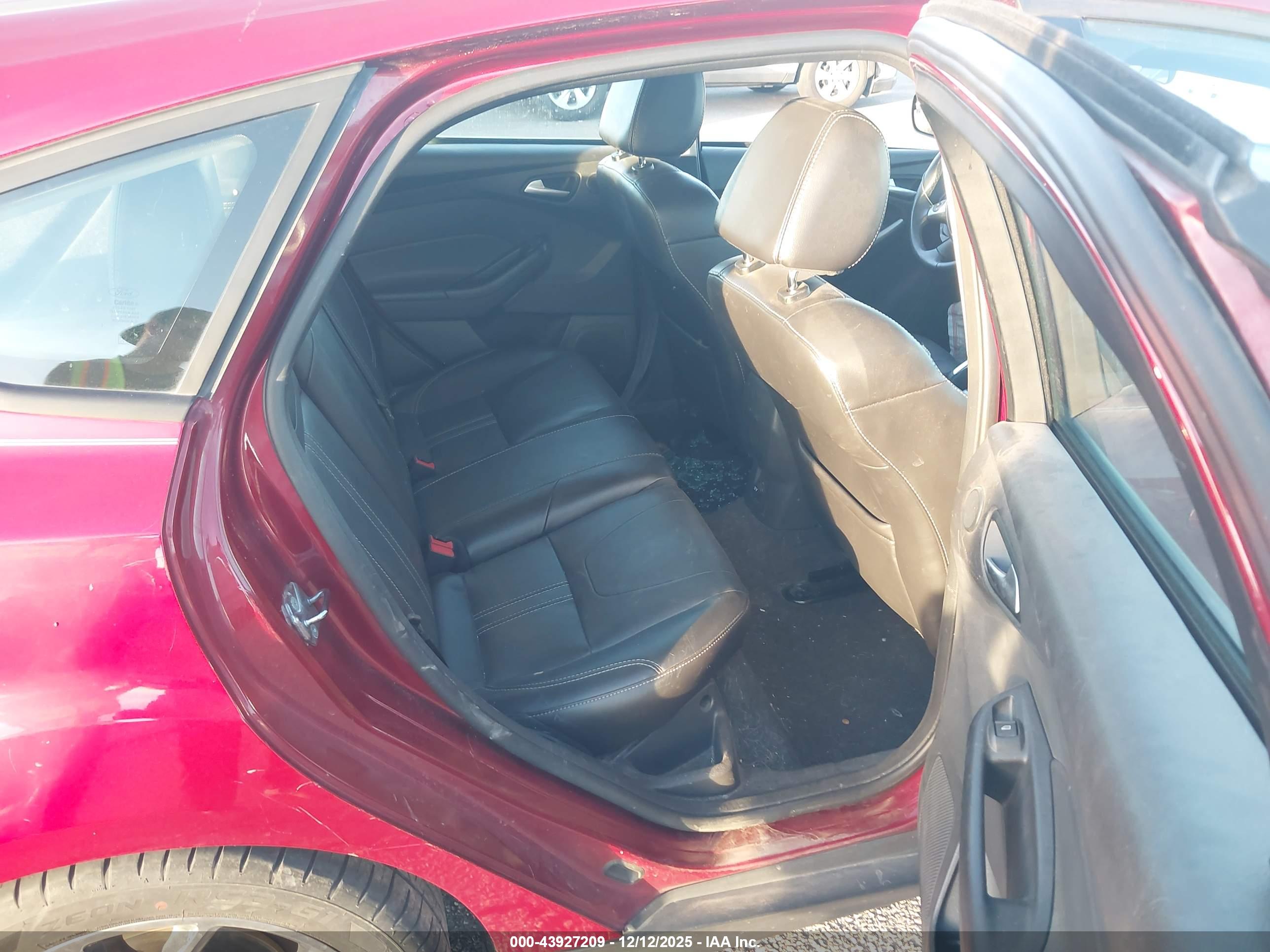 FORD FOCUS image 8