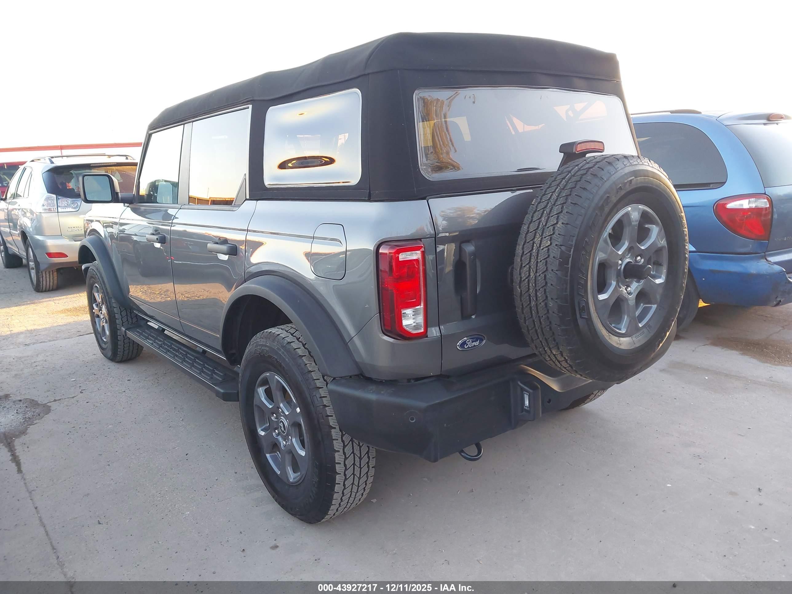 FORD BRONCO image 3