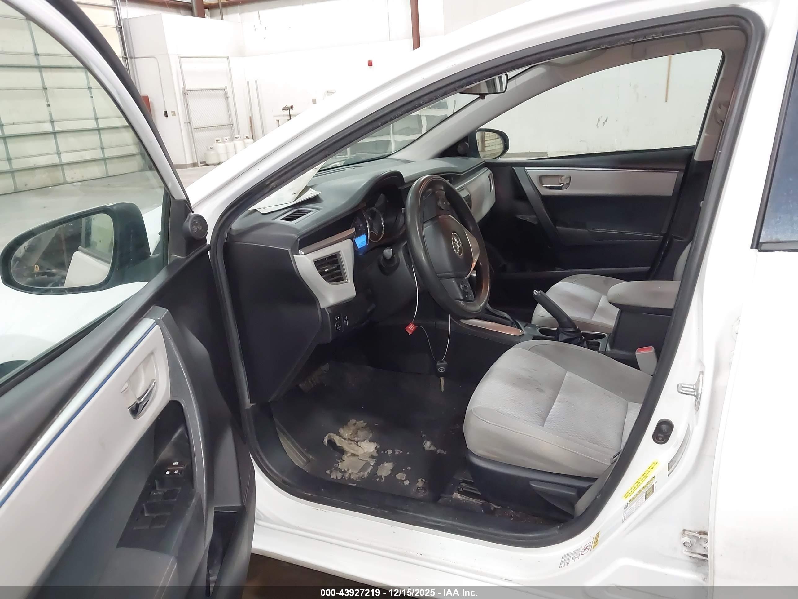 TOYOTA COROLLA image 5