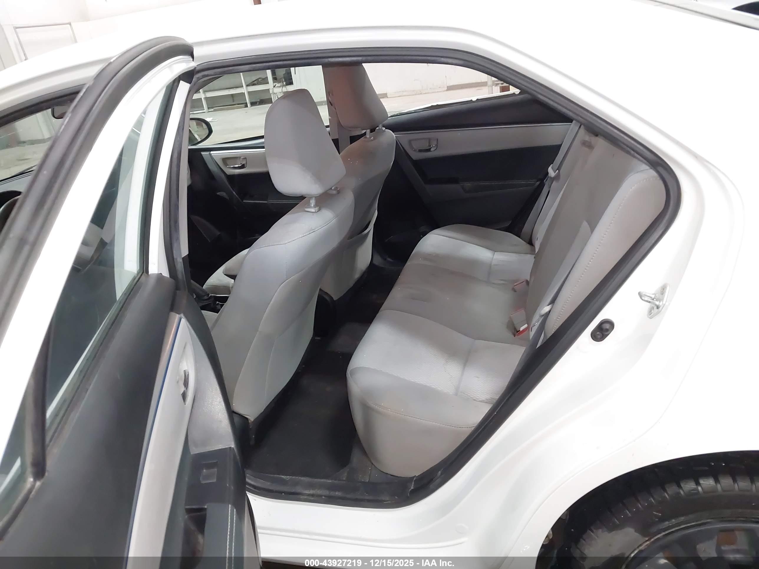 TOYOTA COROLLA image 8