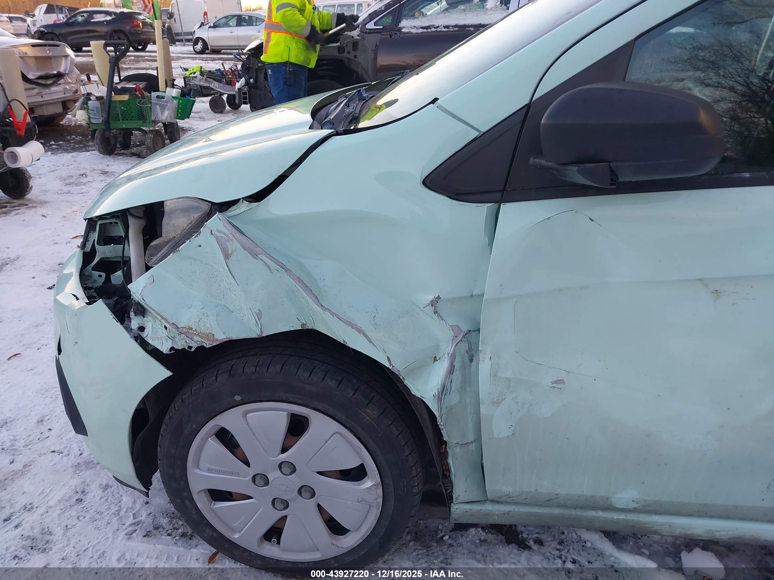 CHEVROLET SPARK image 6