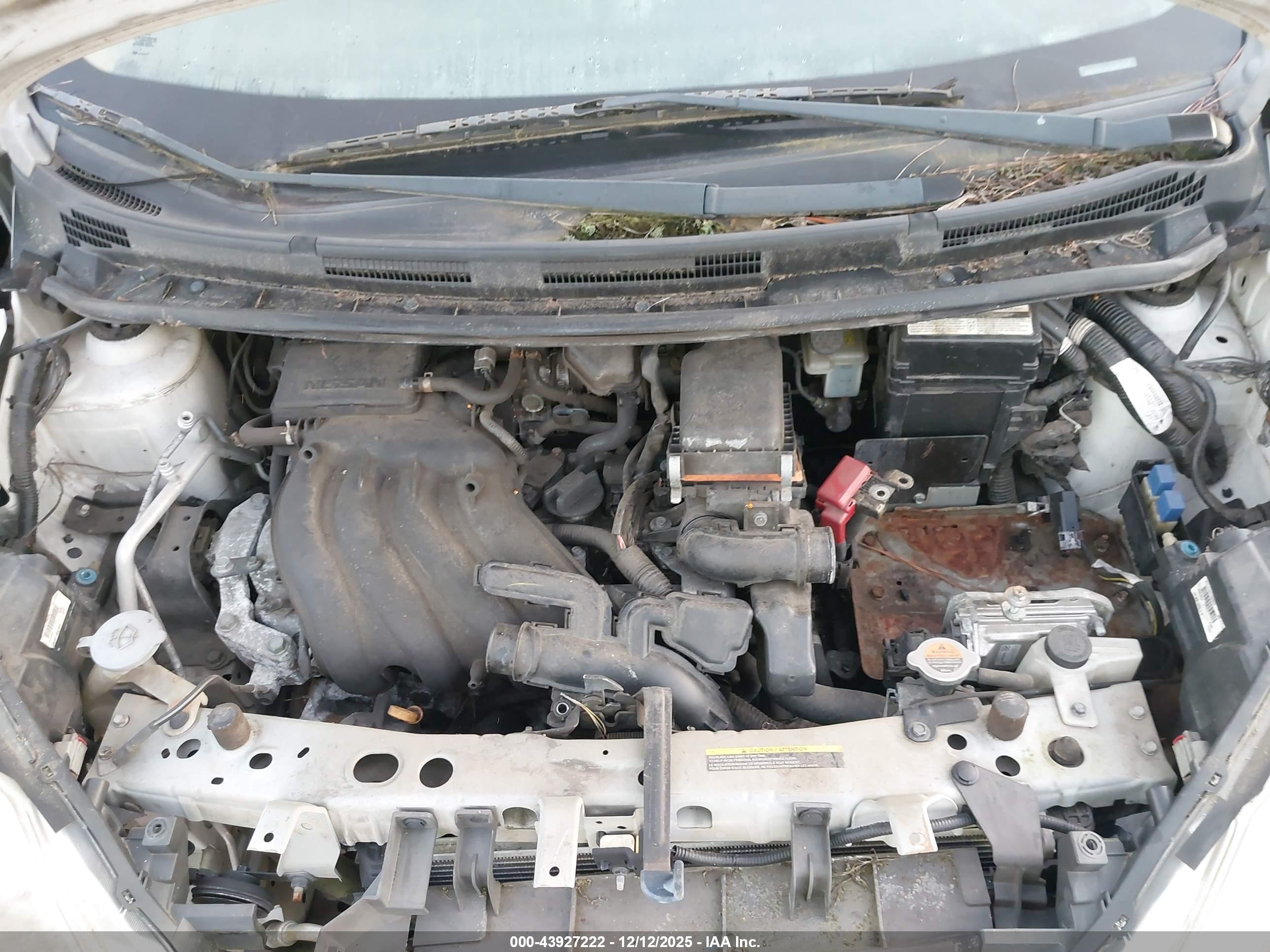 NISSAN VERSA image 10