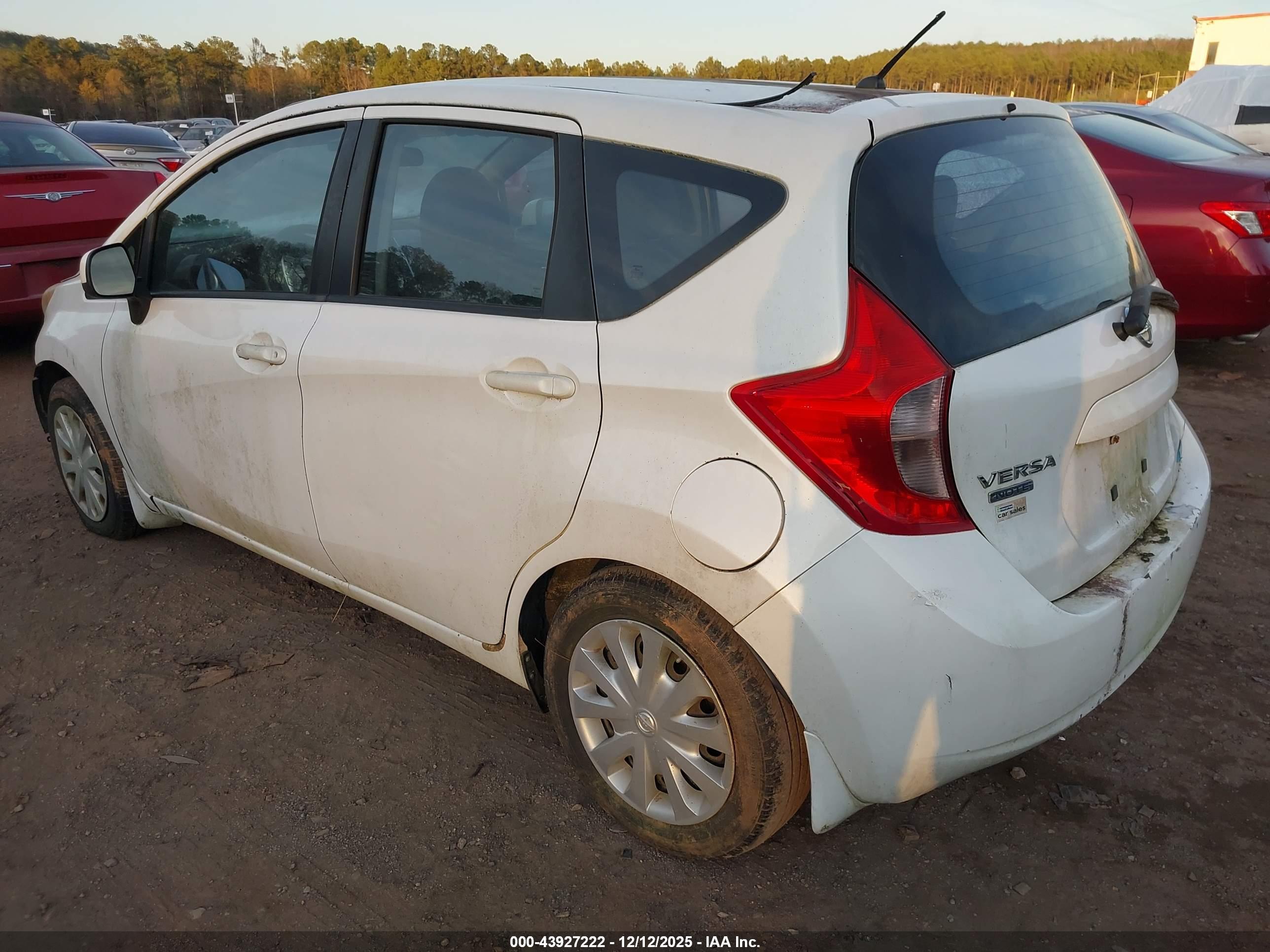 NISSAN VERSA image 3