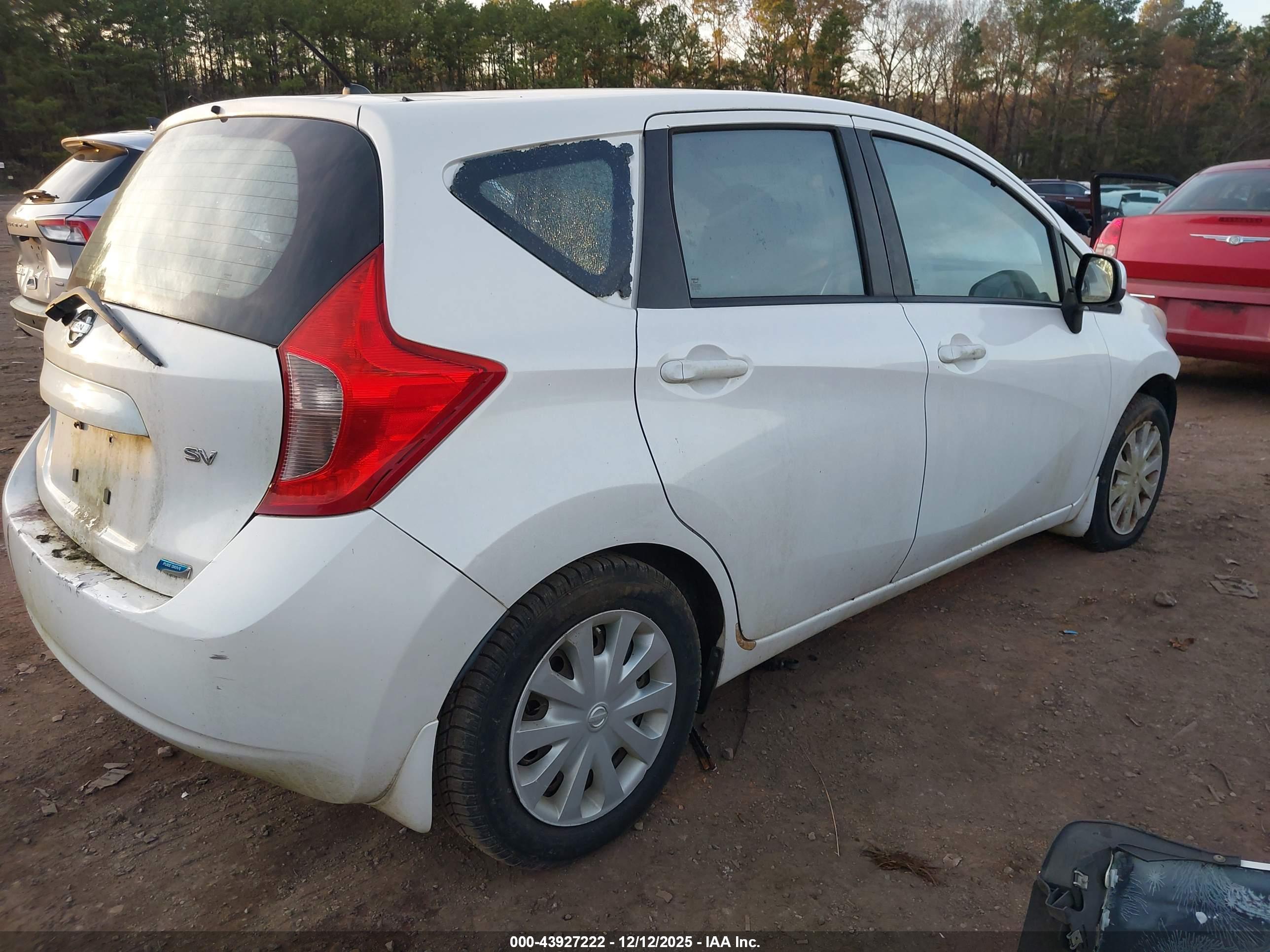 NISSAN VERSA image 4