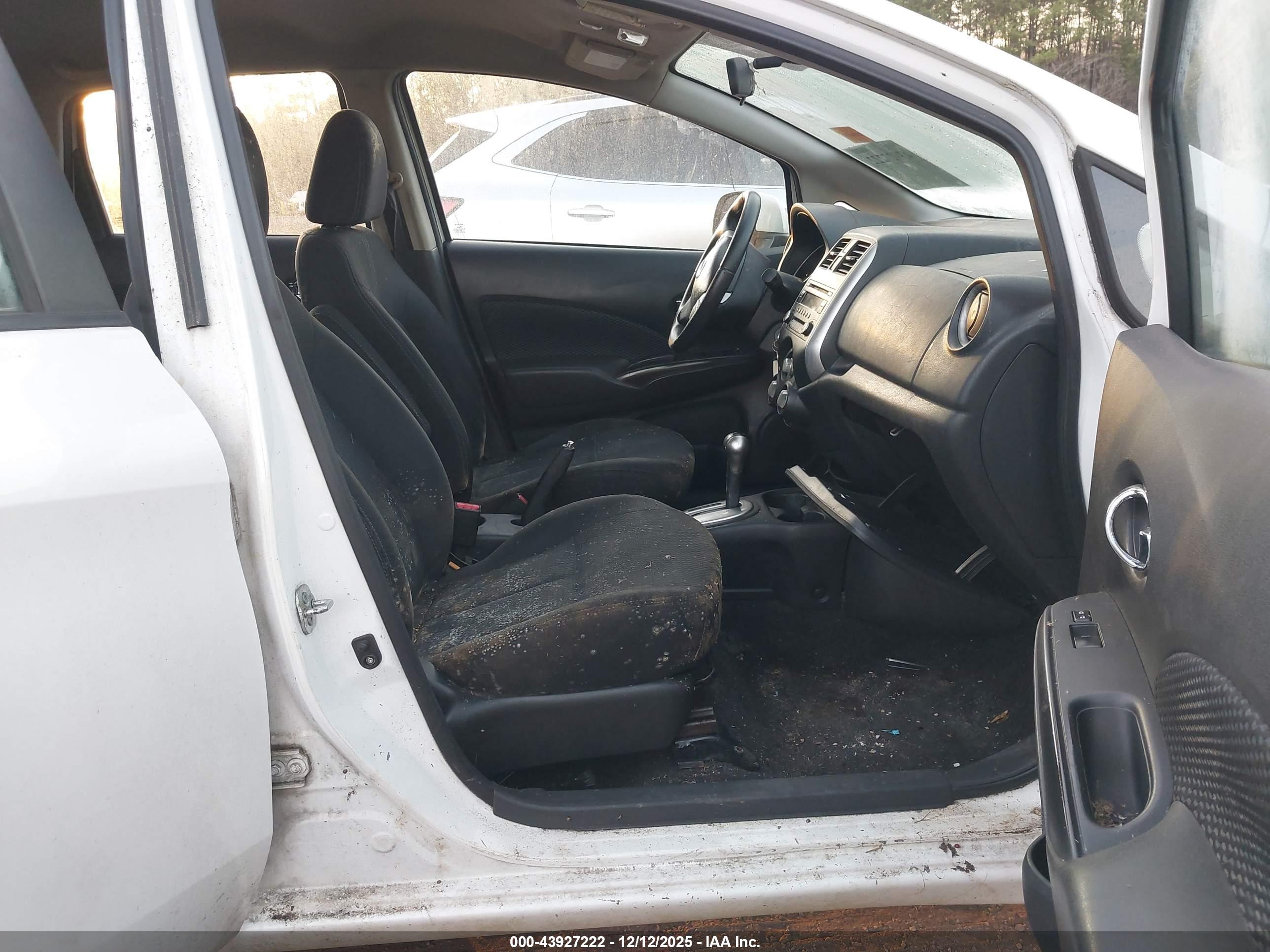NISSAN VERSA image 5