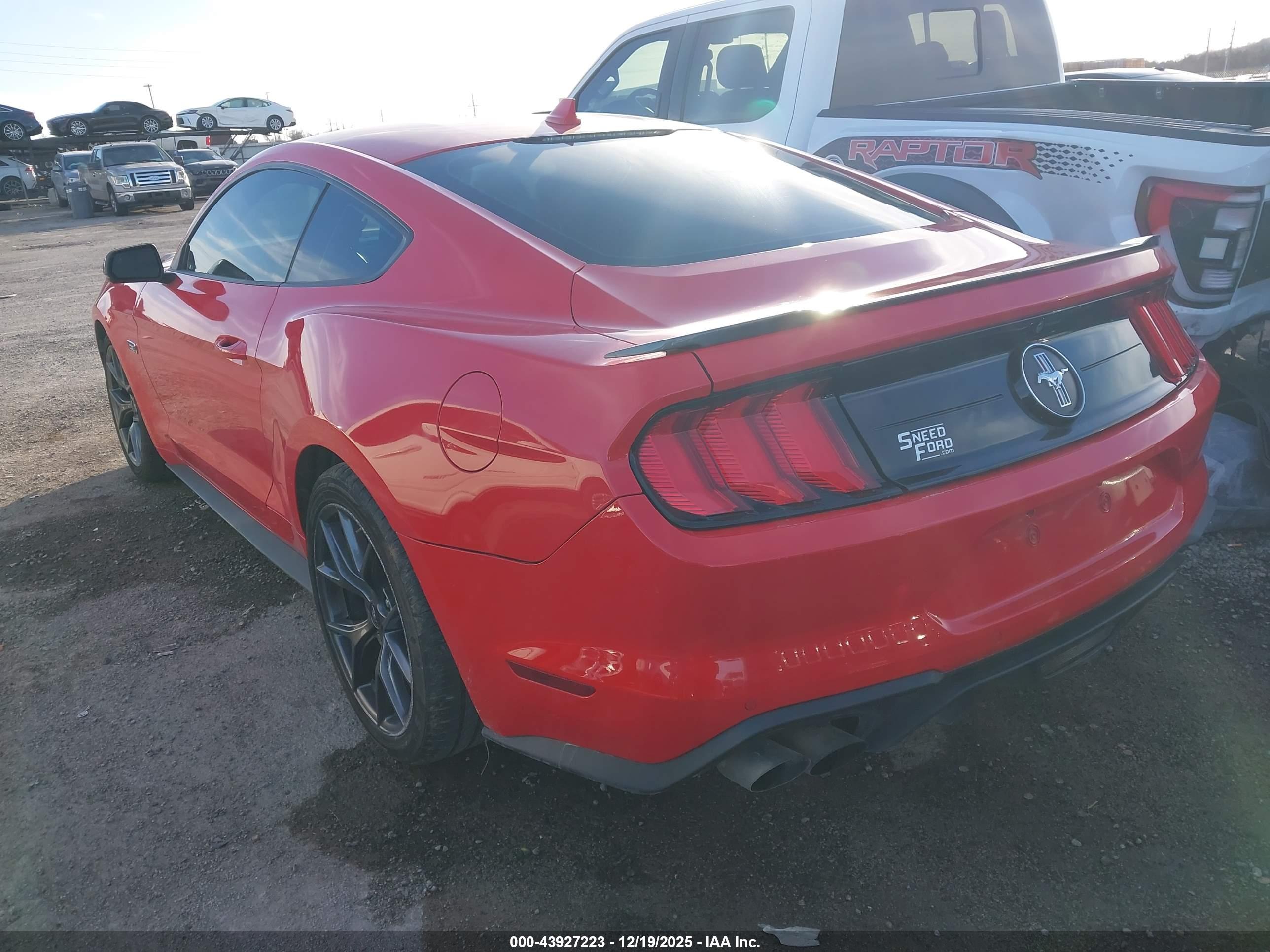 FORD MUSTANG image 3