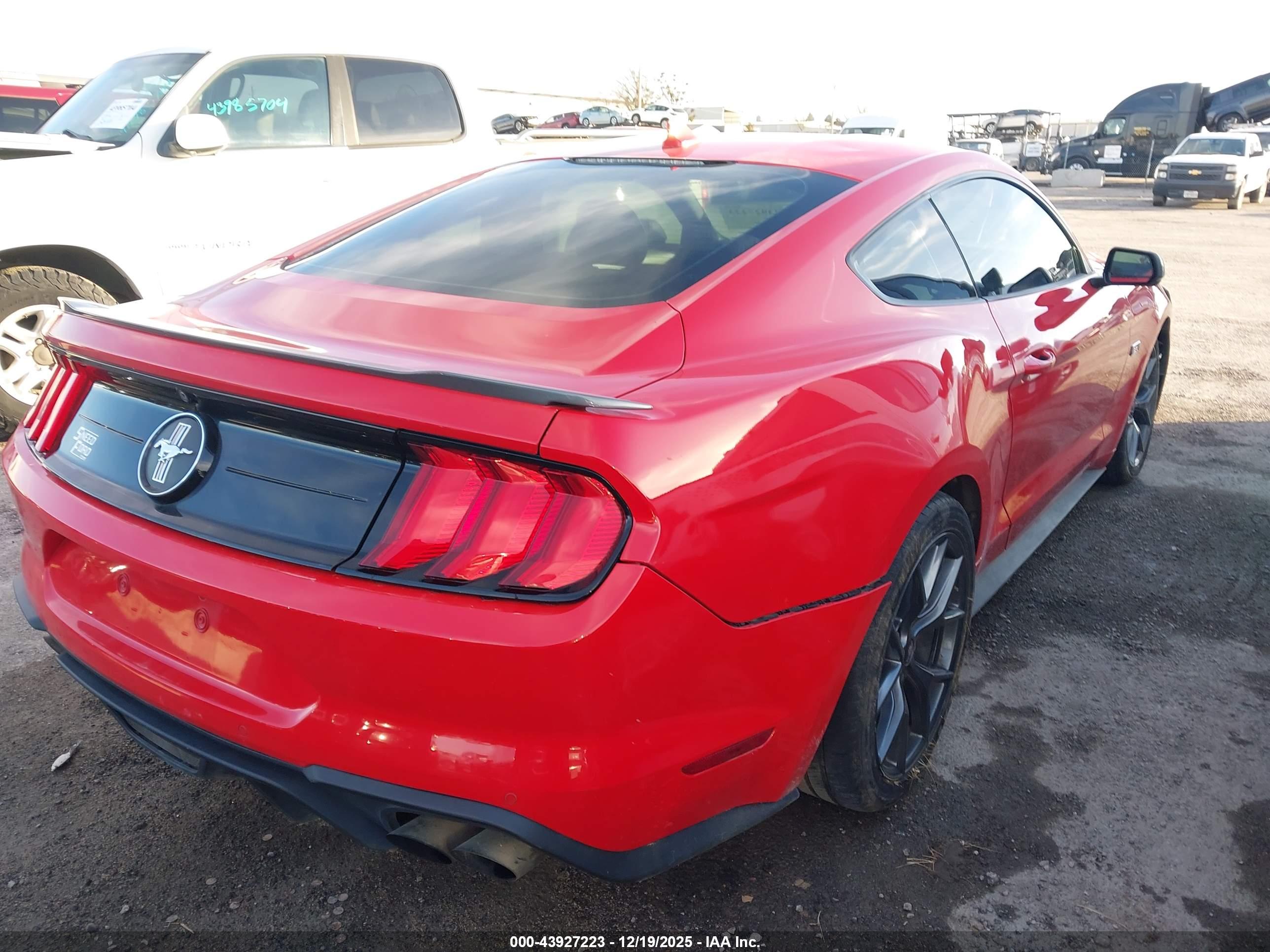 FORD MUSTANG image 4